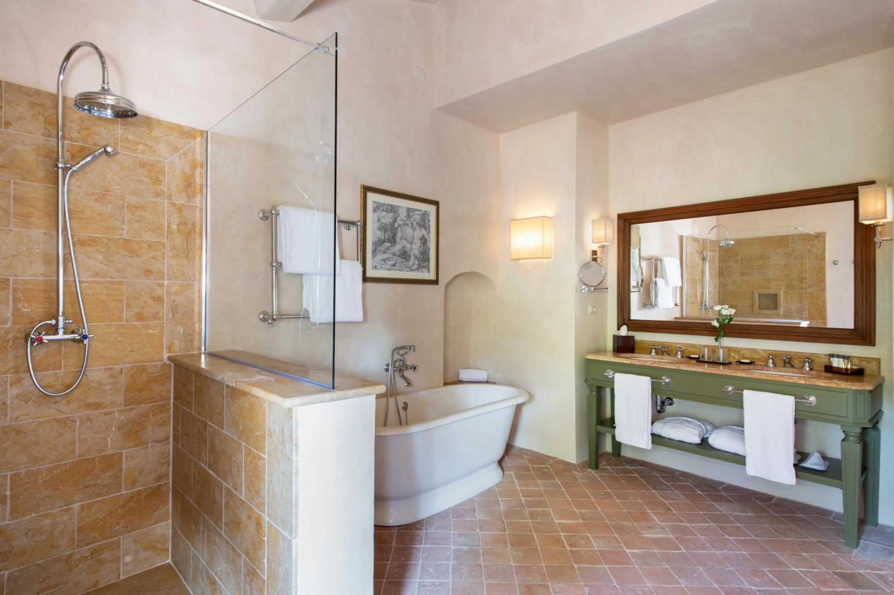 Shower in Viesca Toscana Suites & Villas