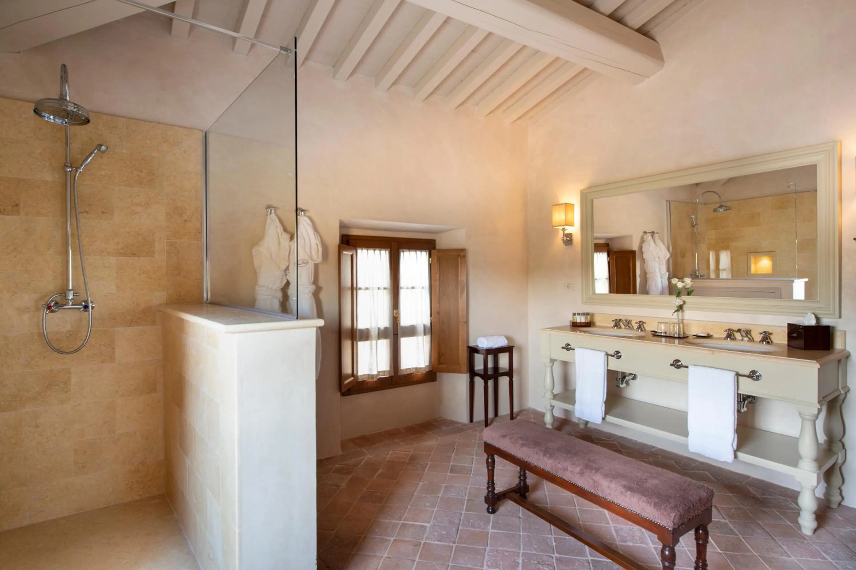 Shower in Viesca Toscana Suites & Villas