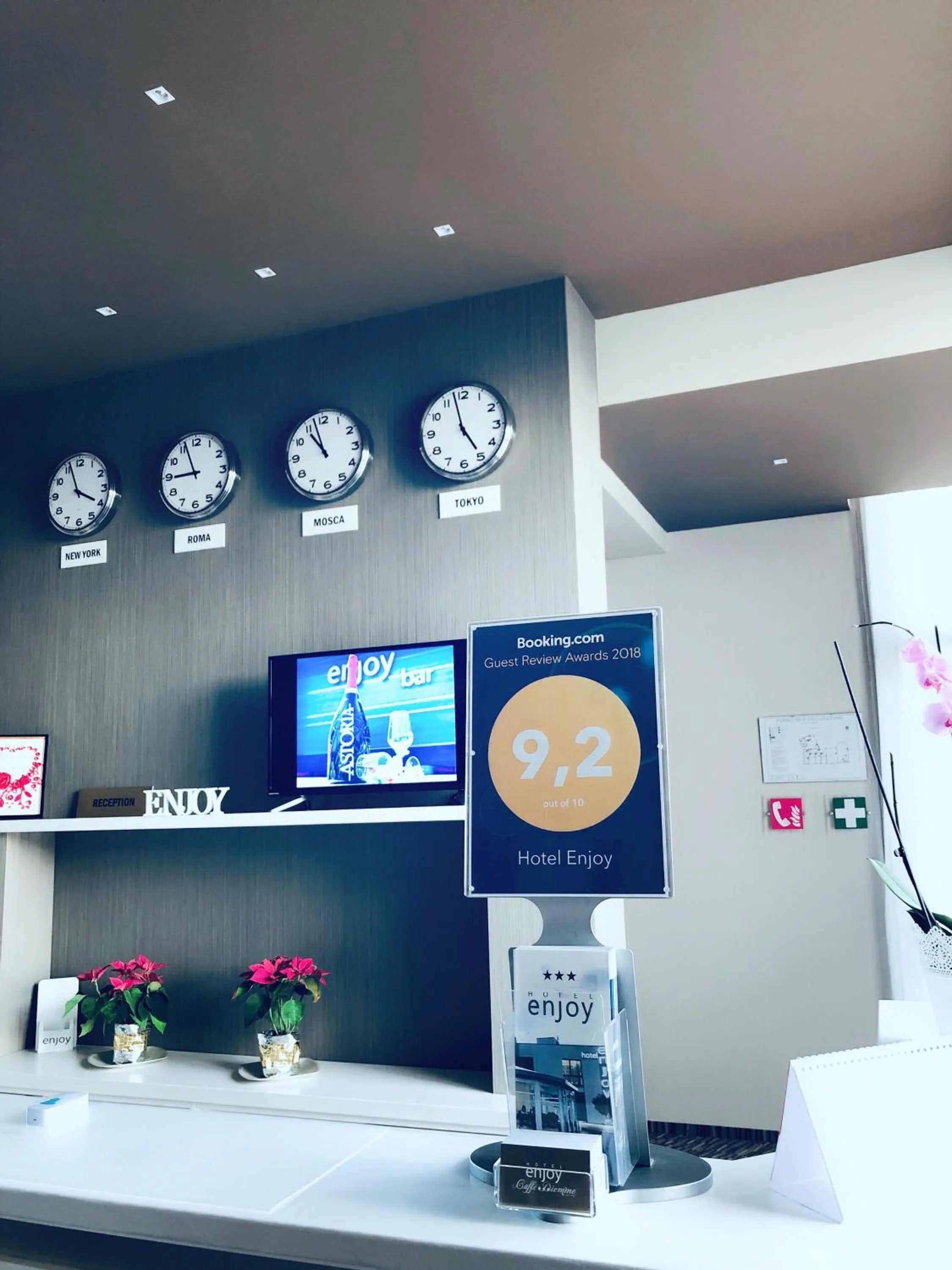 Restaurant/places to eat in Hotel Enjoy