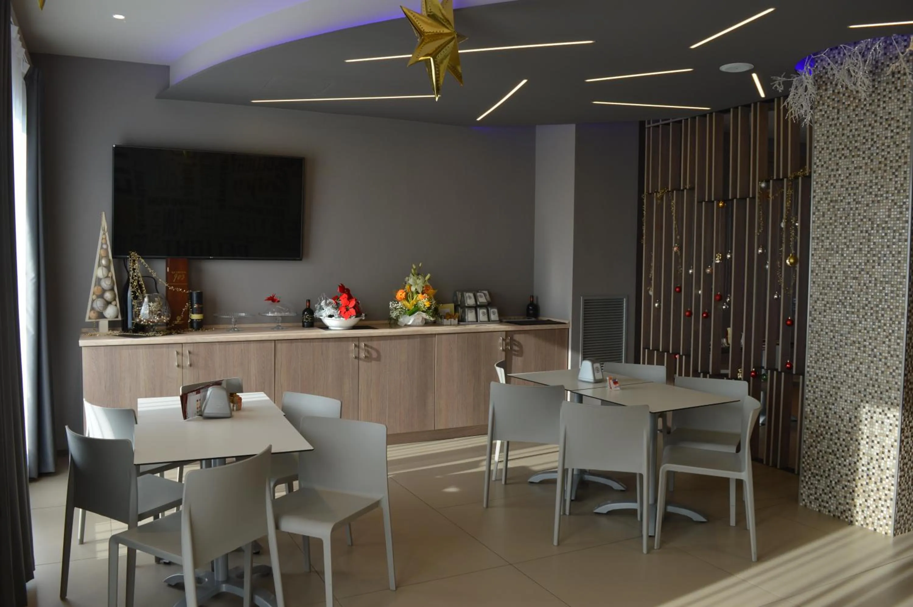 Restaurant/places to eat in Hotel Enjoy