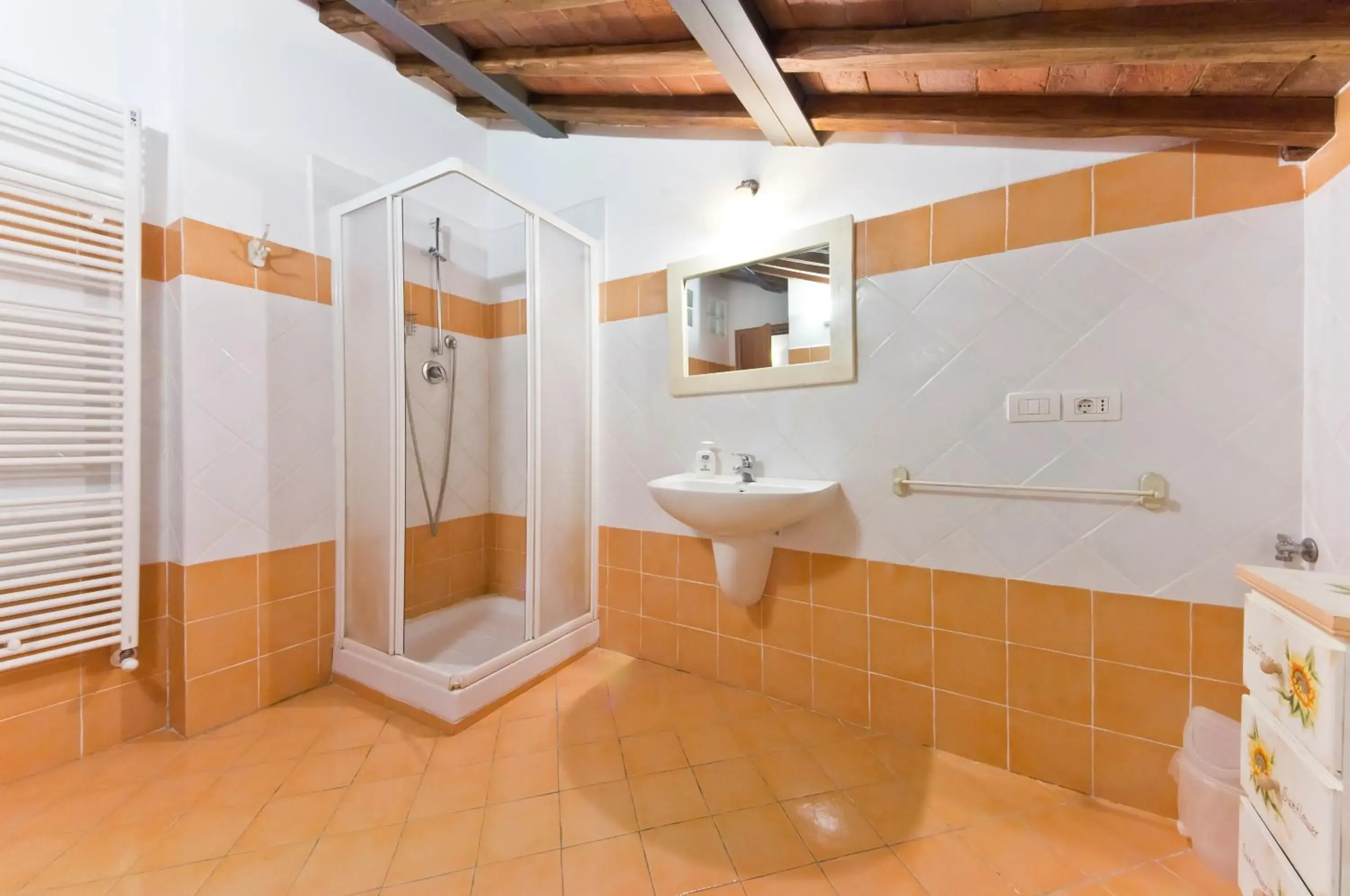 Double or Twin Room with Private External Bathroom in I Terzi Di Siena - Rooms Only Double or Twin Room with Private External Bathroom in I Terzi Di Siena - Rooms Only
