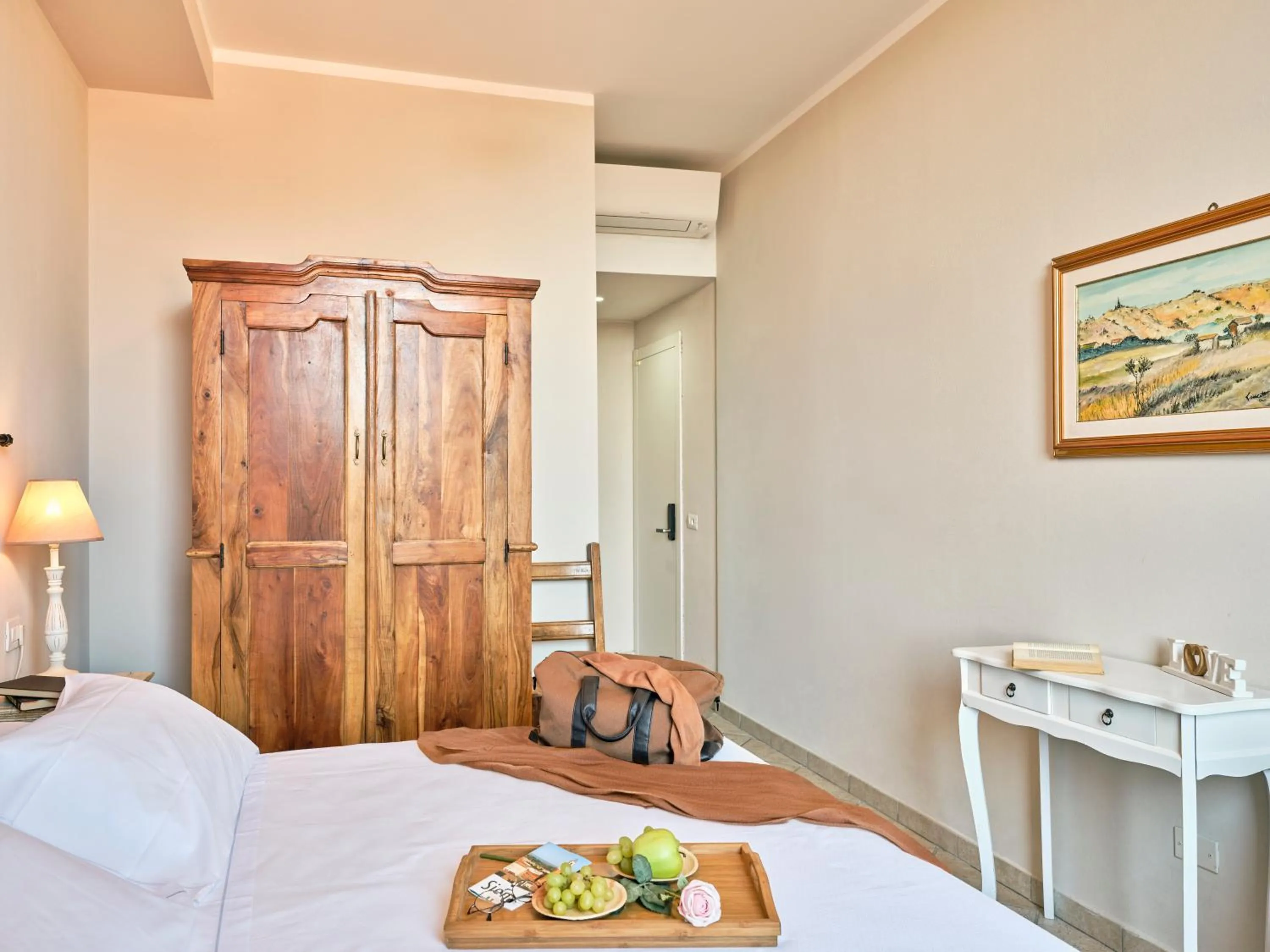 Photo of the whole room, Bed in I Terzi Di Siena - Rooms Only