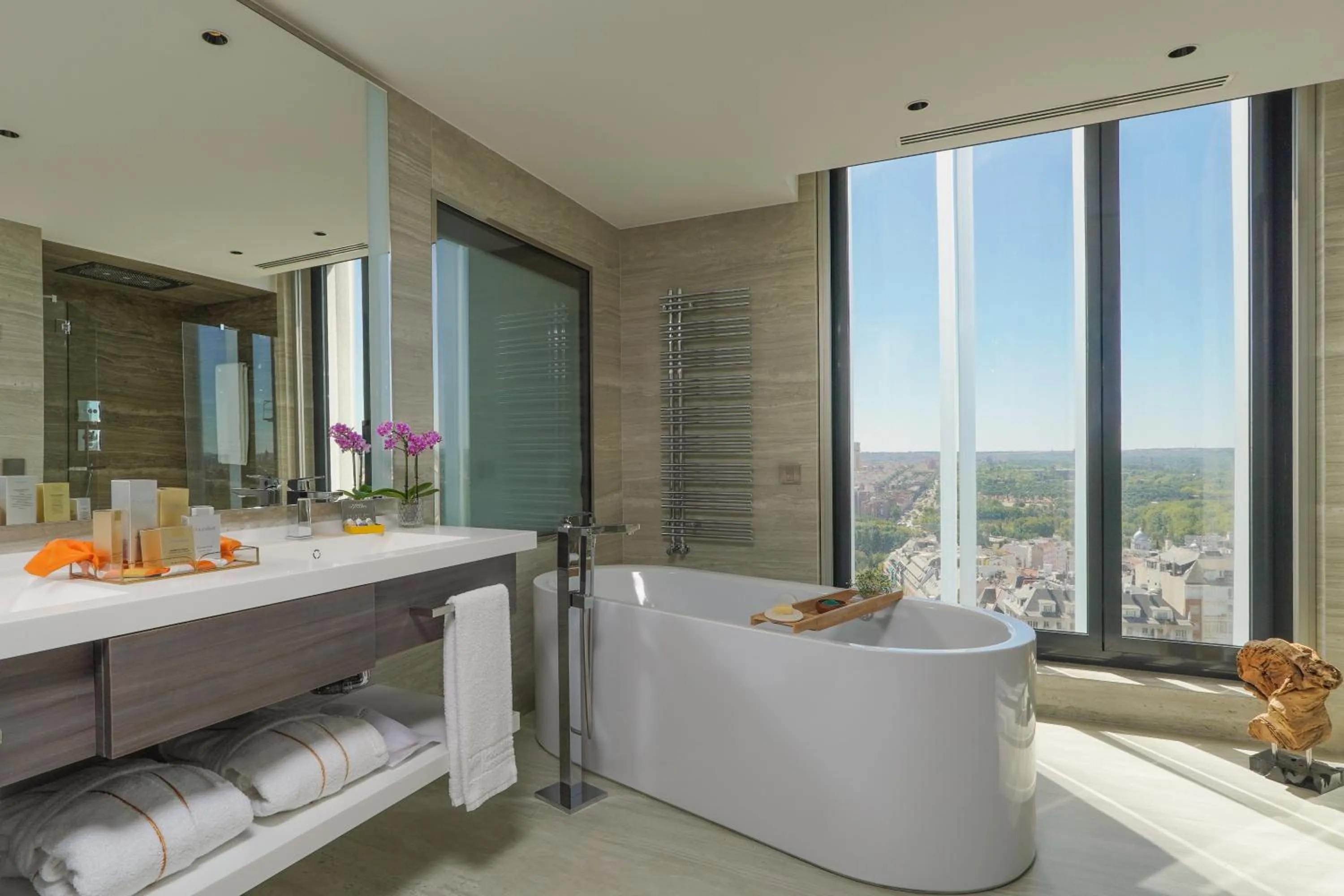 Bathroom in VP Plaza España Design