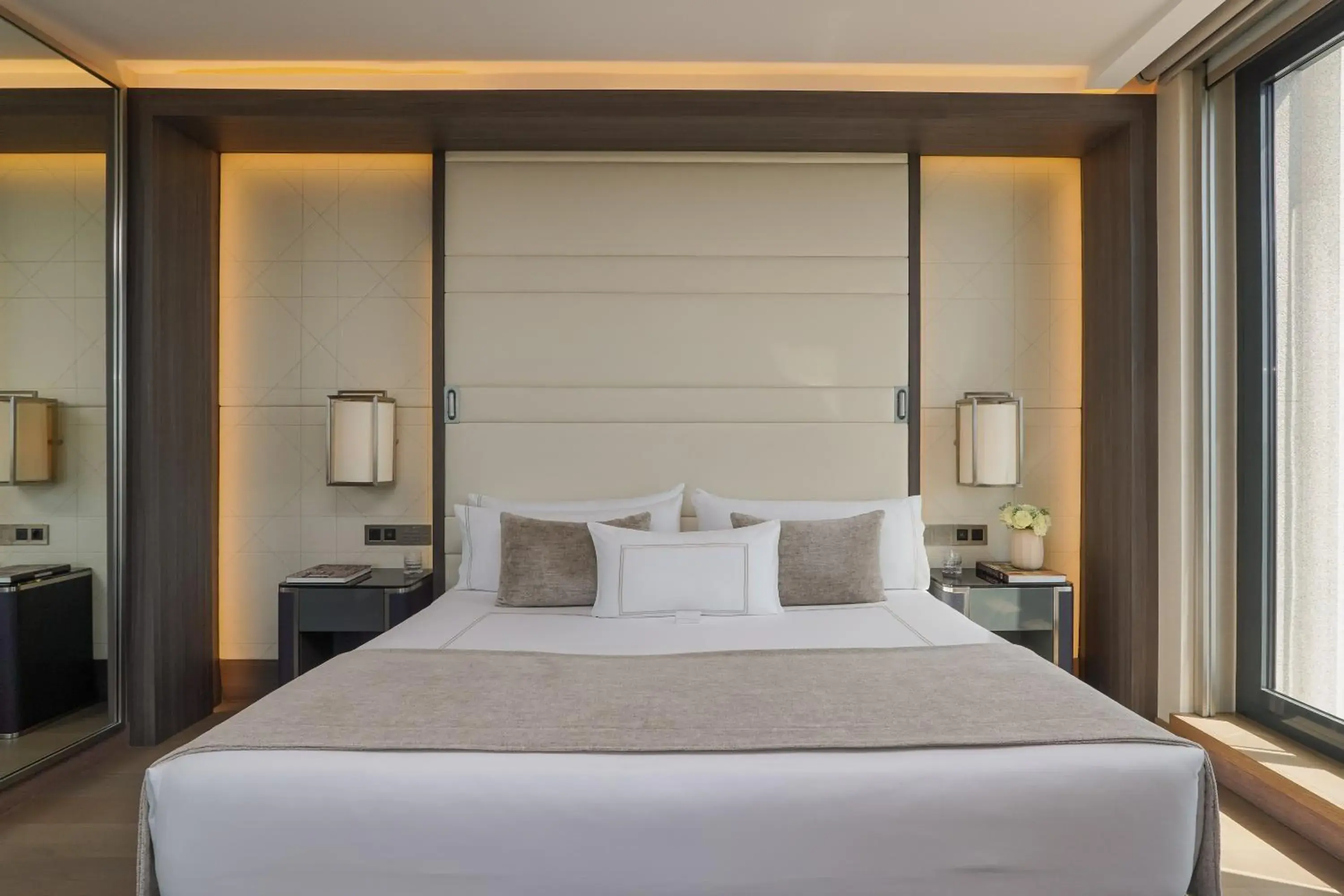 Photo of the whole room, Bed in VP Plaza España Design Photo of the whole room, Bed in VP Plaza España Design