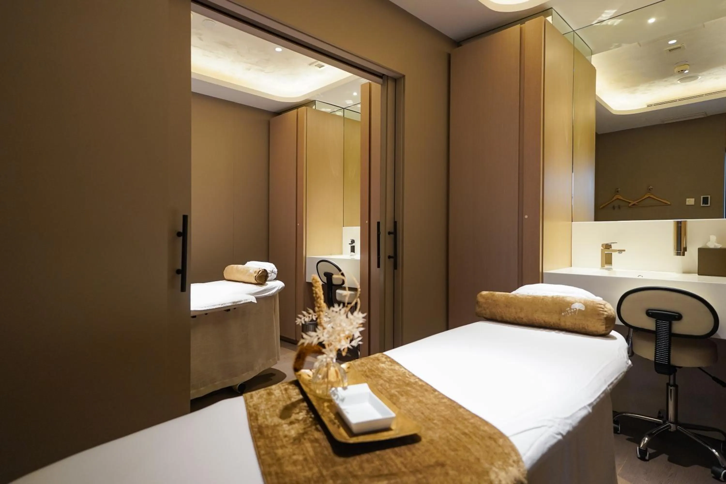 Spa and wellness centre/facilities, Bed in VP Plaza España Design