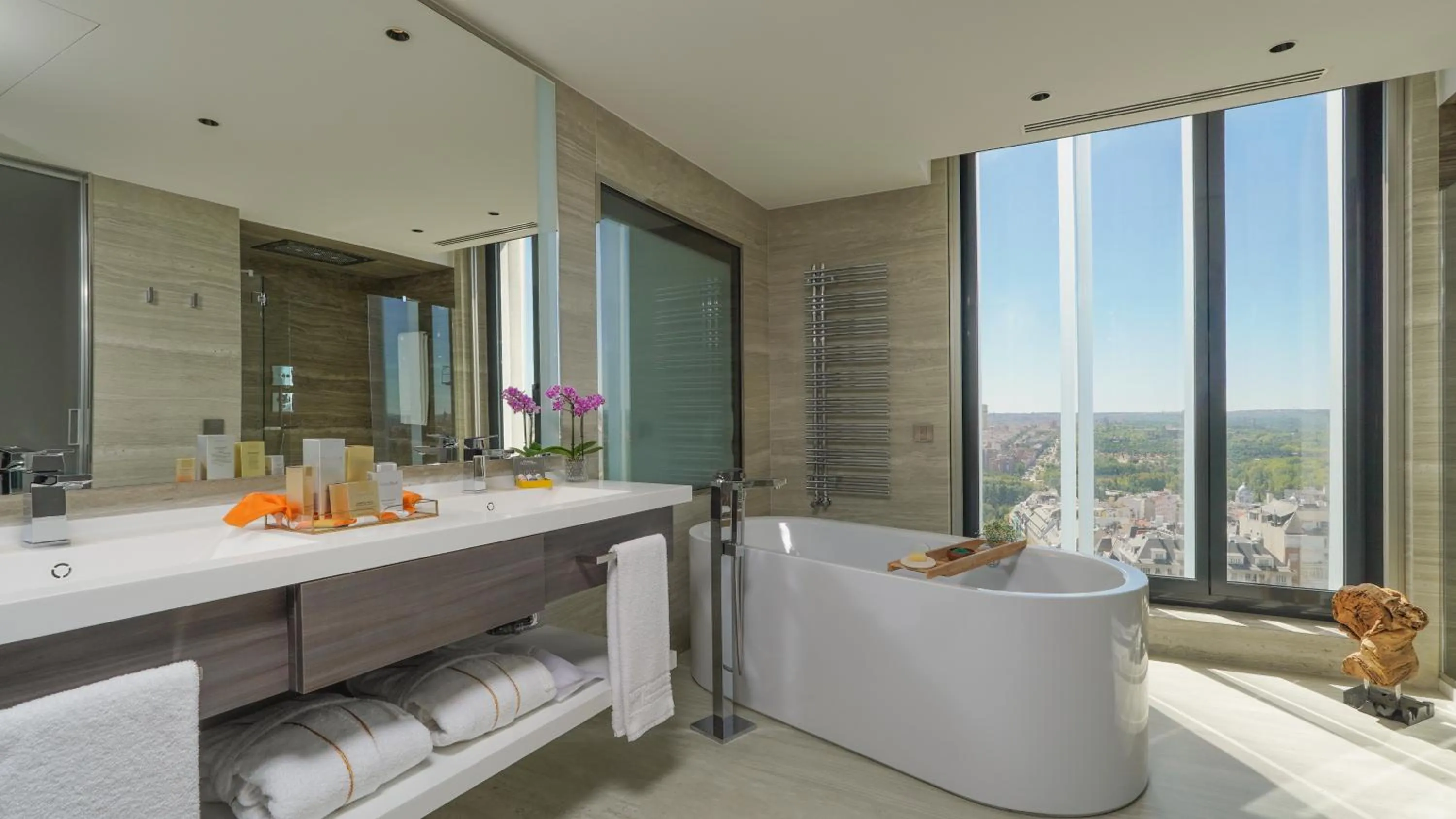 Bathroom in VP Plaza España Design