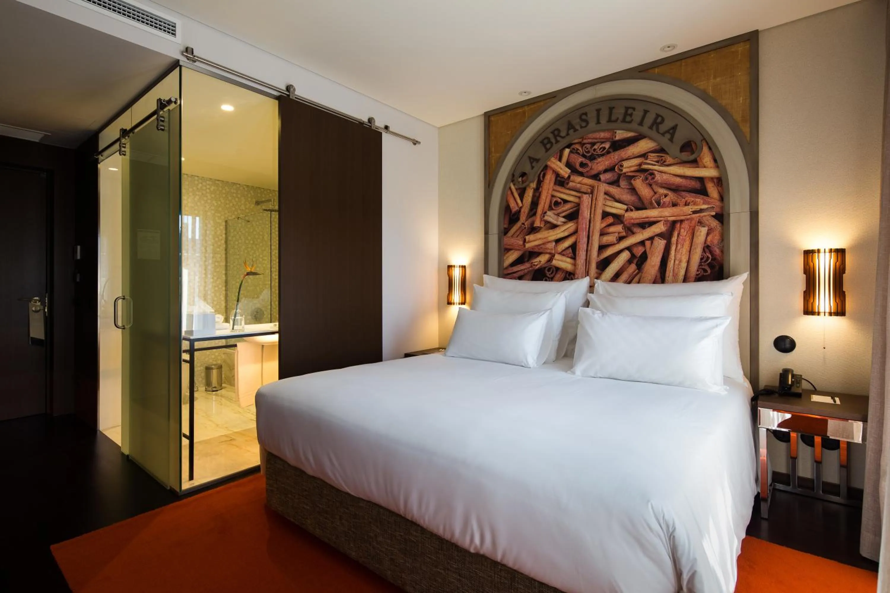 Bedroom, Bed in Pestana Porto - A Brasileira, City Center & Heritage Building