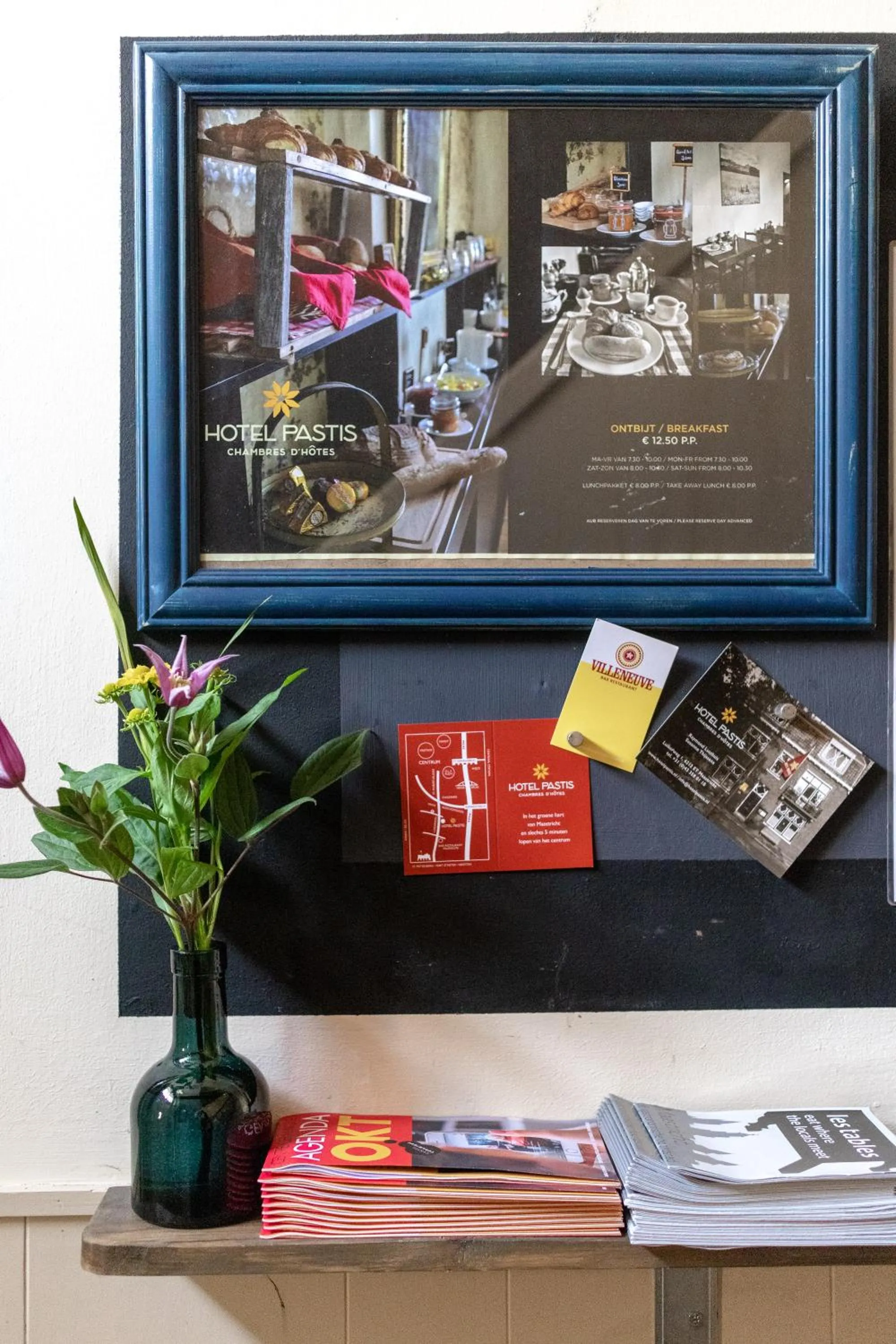 Facade/entrance in Logis Pastis