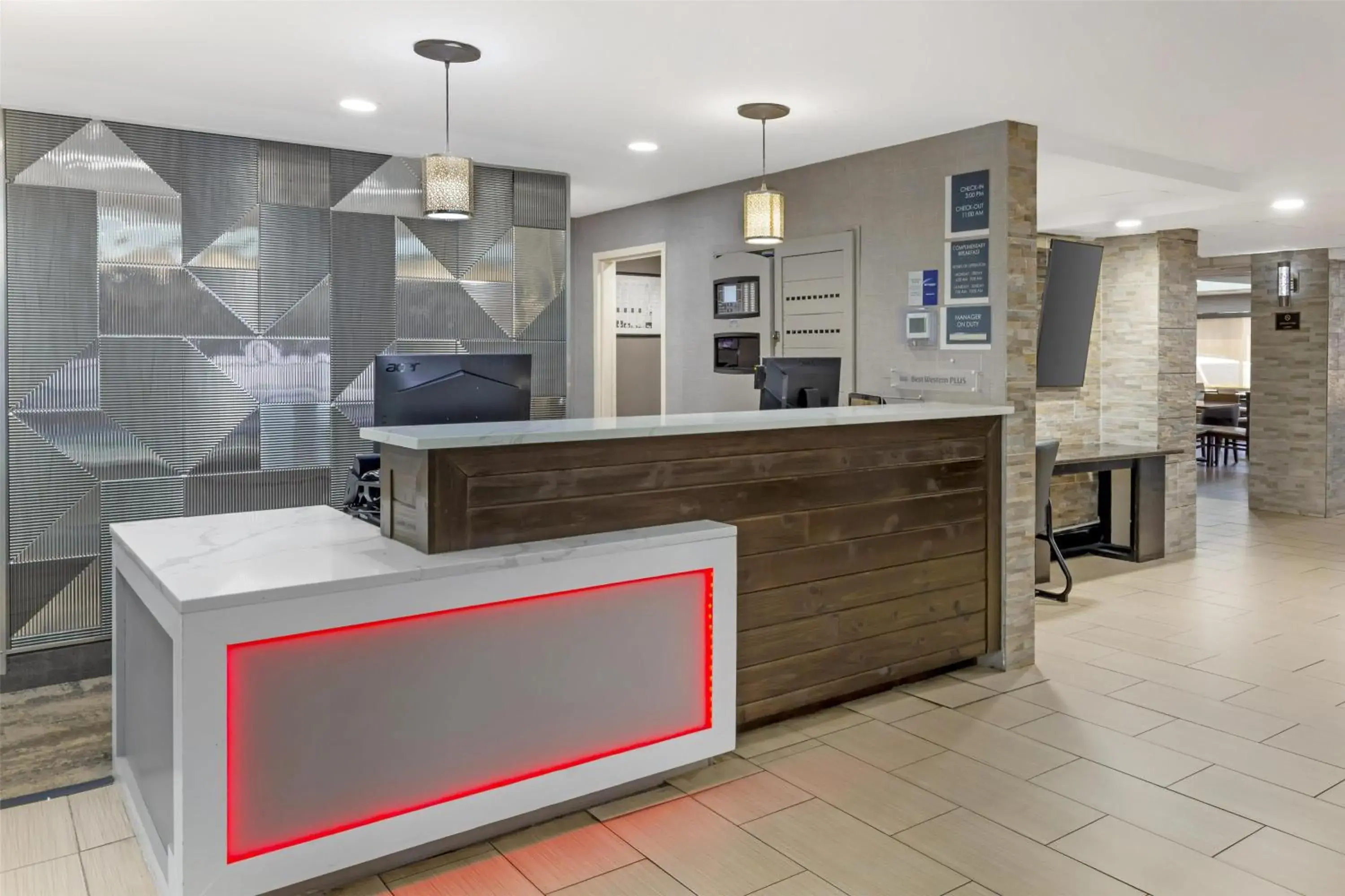 Lobby or reception in Best Western Plus Raleigh Crabtree Valley Hotel Lobby or reception in Best Western Plus Raleigh Crabtree Valley Hotel