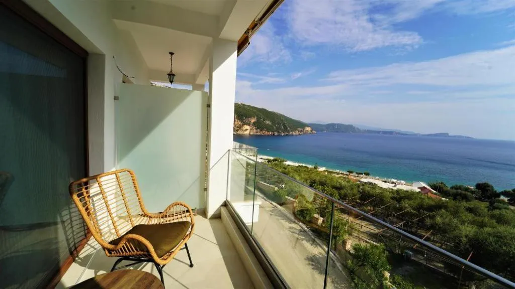 Enjoy Lichnos Bay Village, Camping, Hotel and Apartments