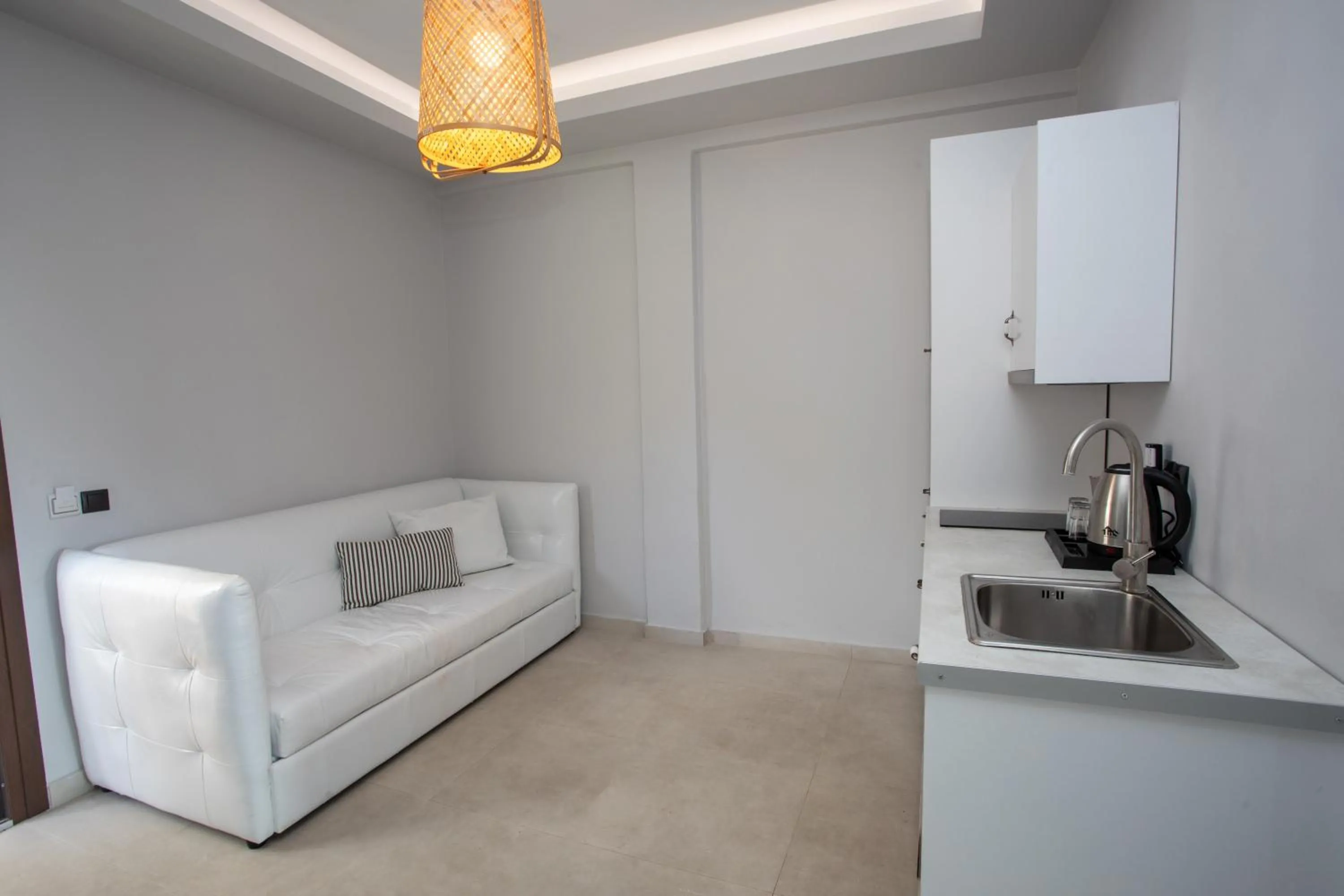 Enjoy Lichnos Bay Village, Camping, Hotel and Apartments