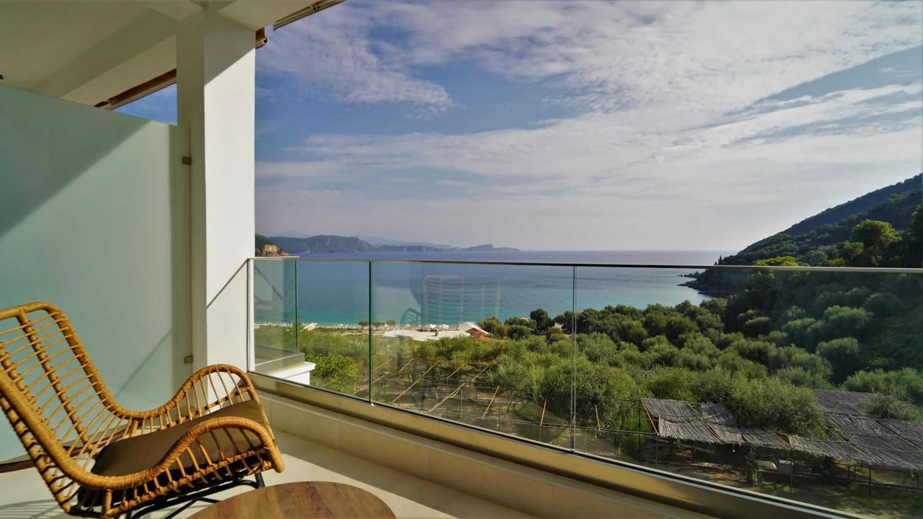 Enjoy Lichnos Bay Village, Camping, Hotel and Apartments