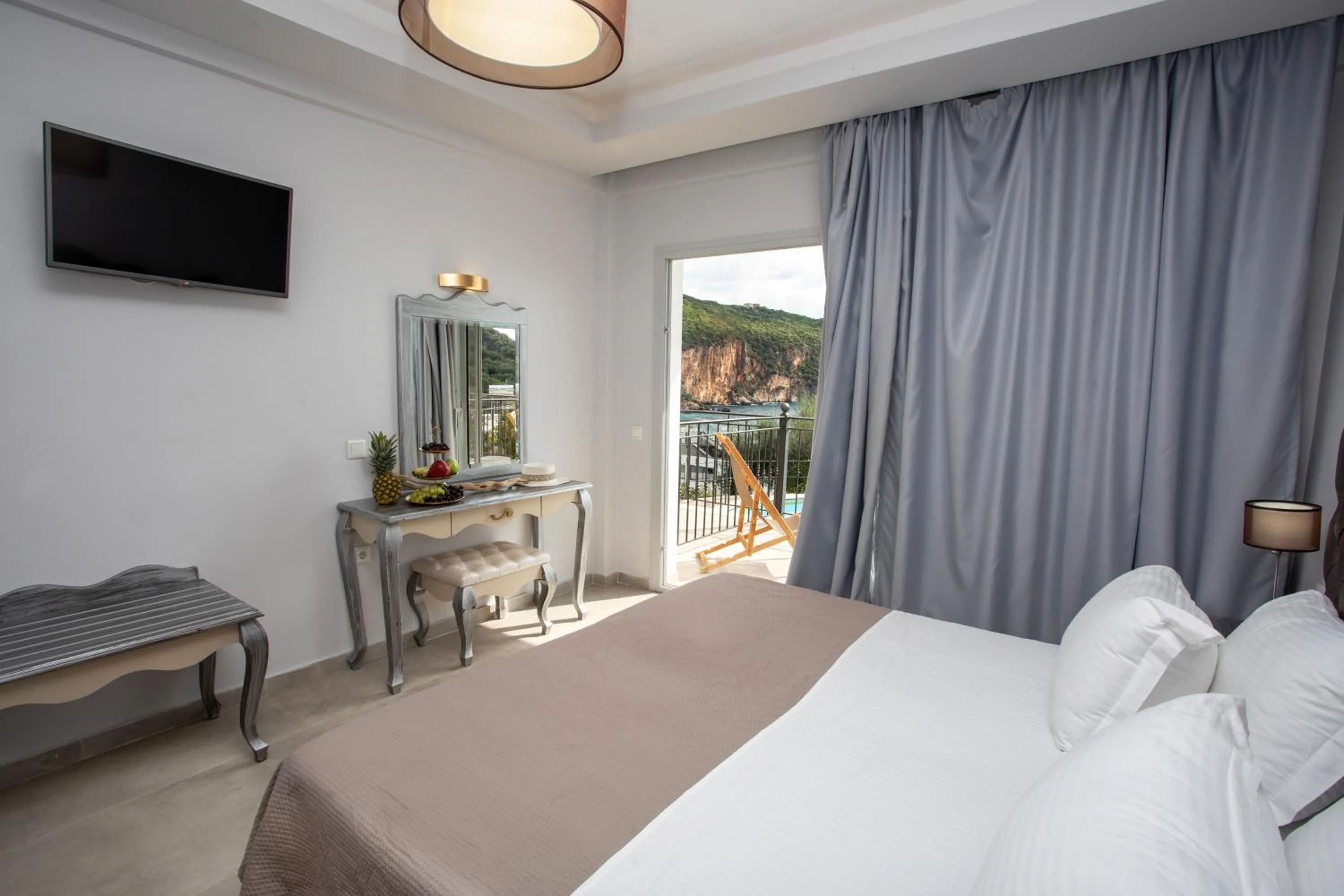 Bed in Enjoy Lichnos Bay Village, Camping, Hotel and Apartments