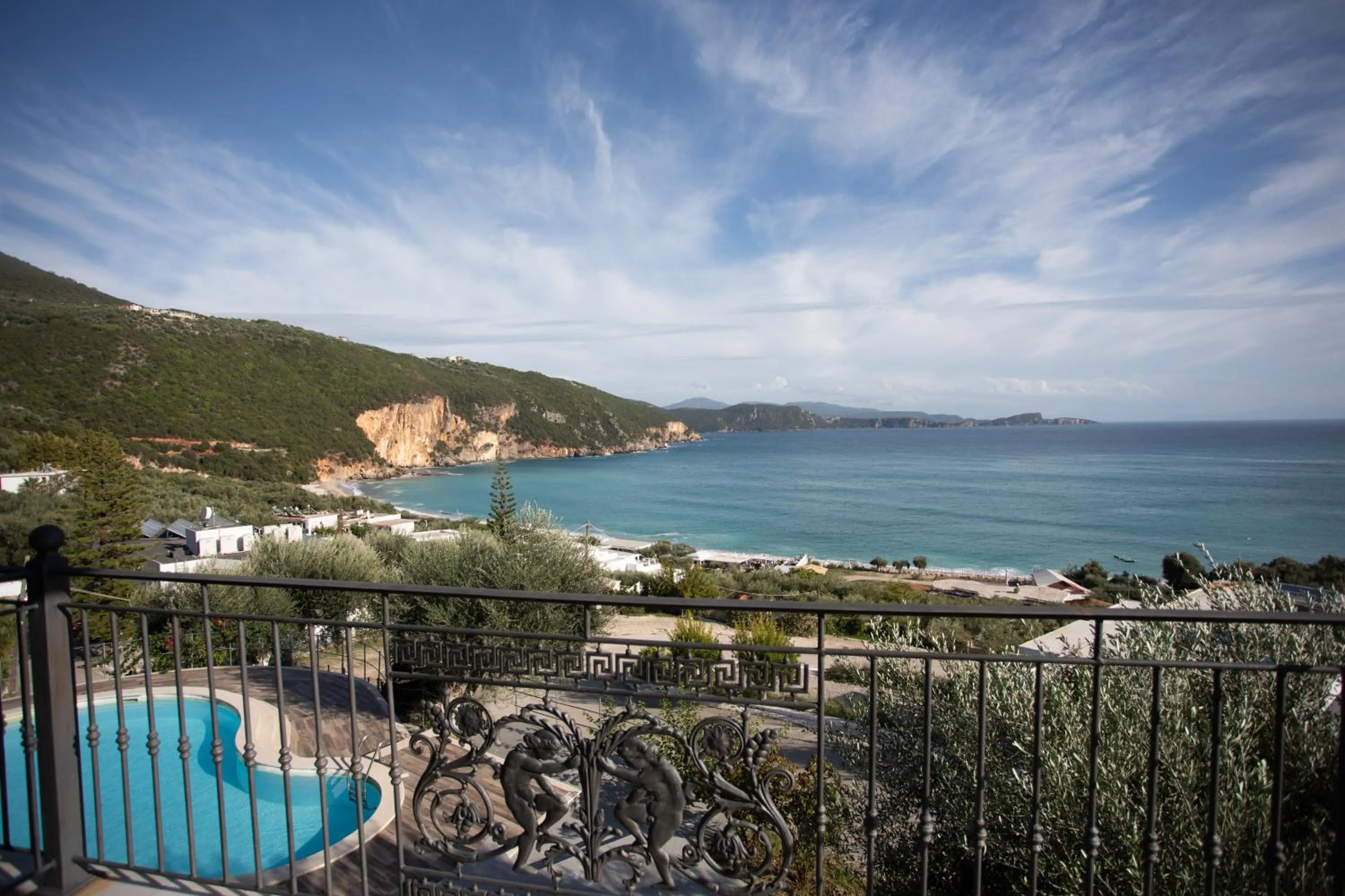 Enjoy Lichnos Bay Village, Camping, Hotel and Apartments