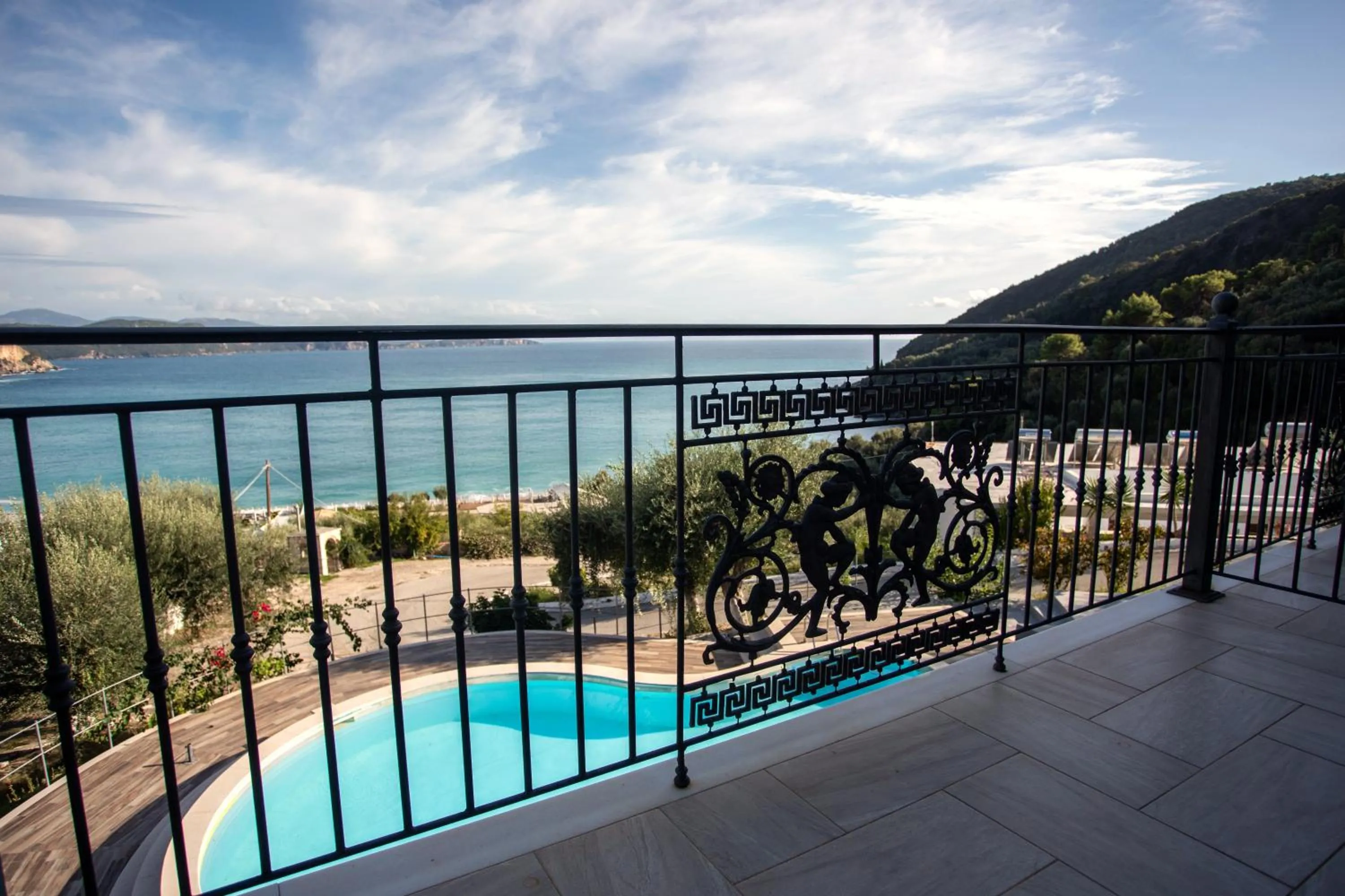 Enjoy Lichnos Bay Village, Camping, Hotel and Apartments