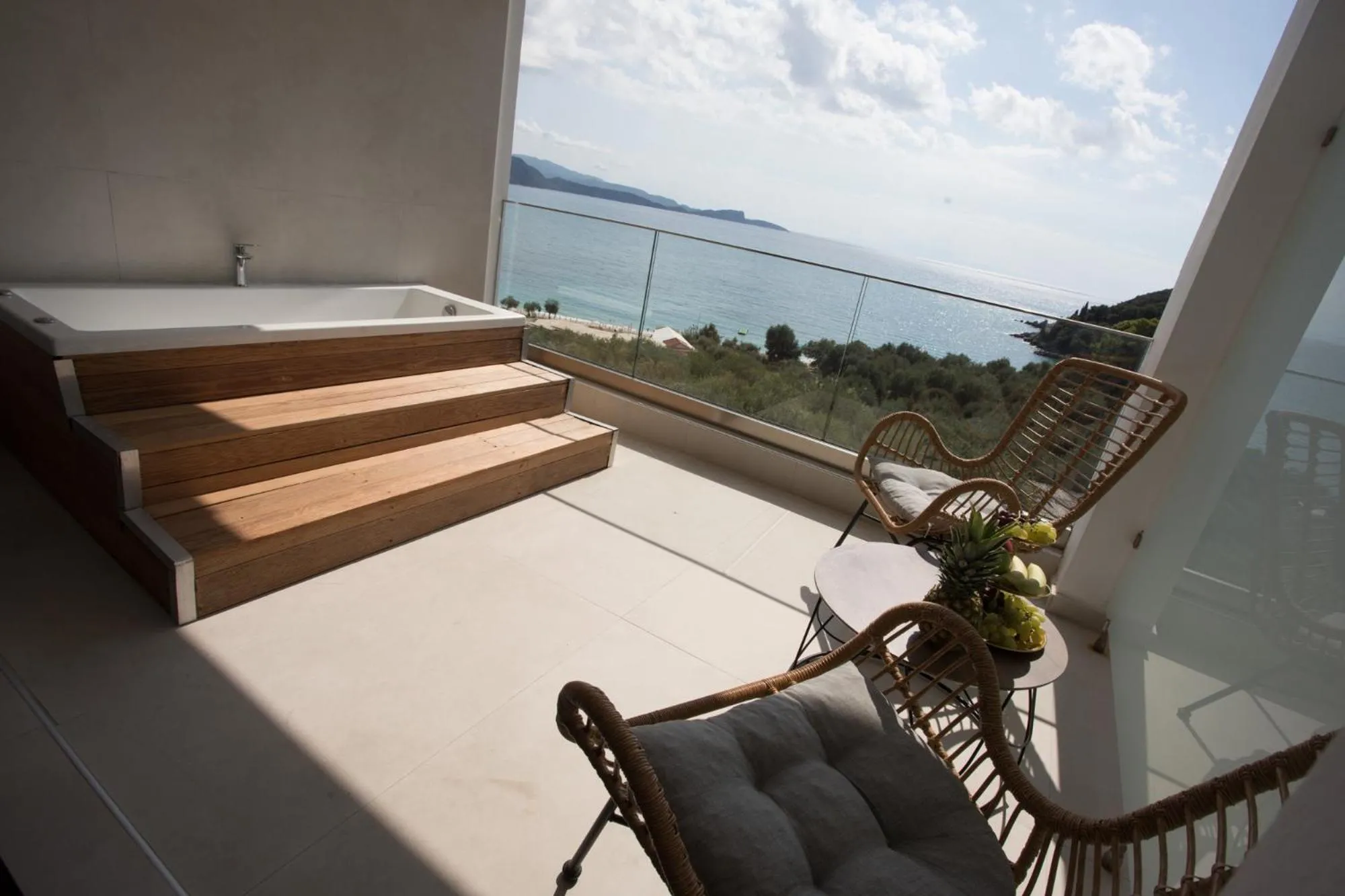 Enjoy Lichnos Bay Village, Camping, Hotel and Apartments
