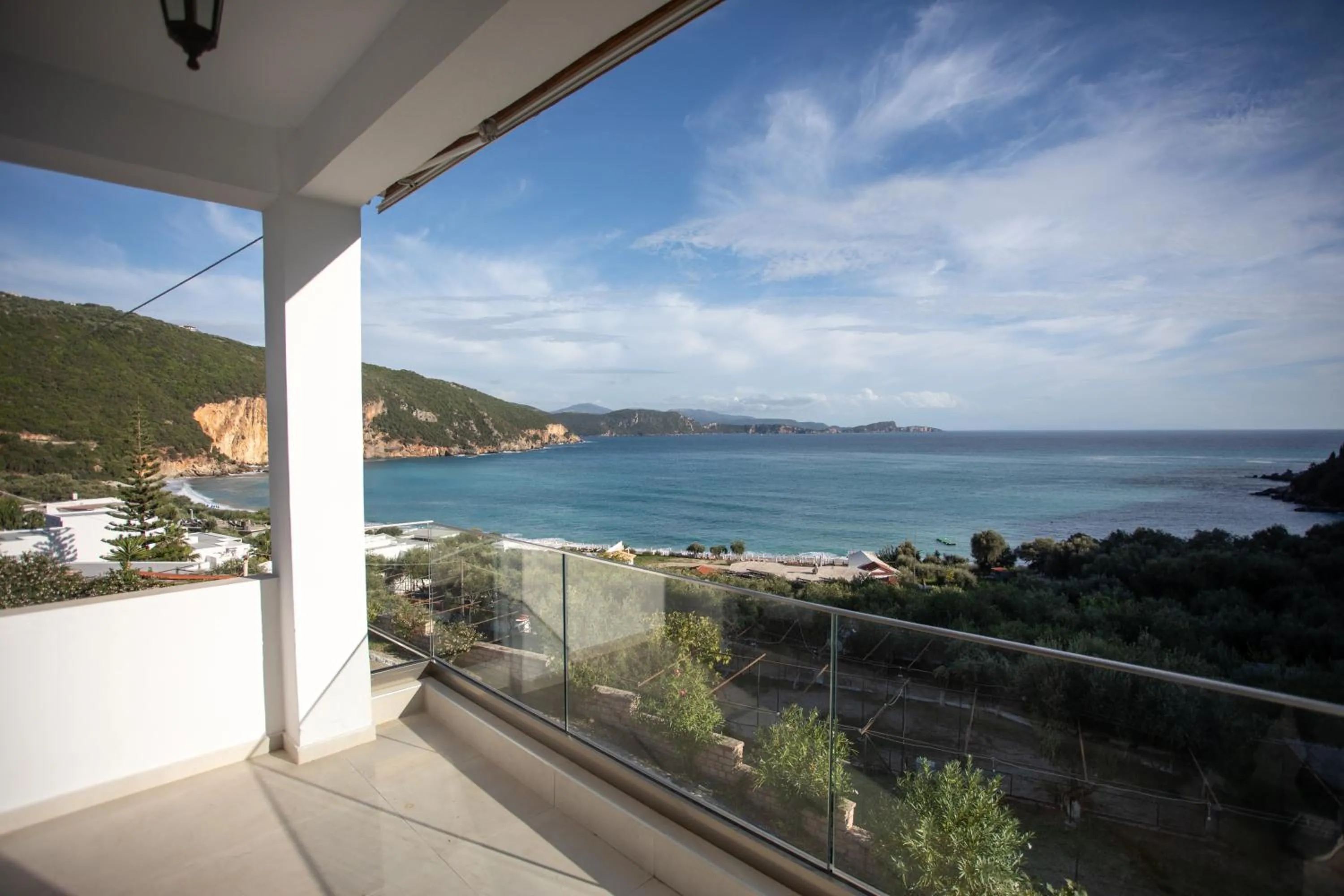 Enjoy Lichnos Bay Village, Camping, Hotel and Apartments