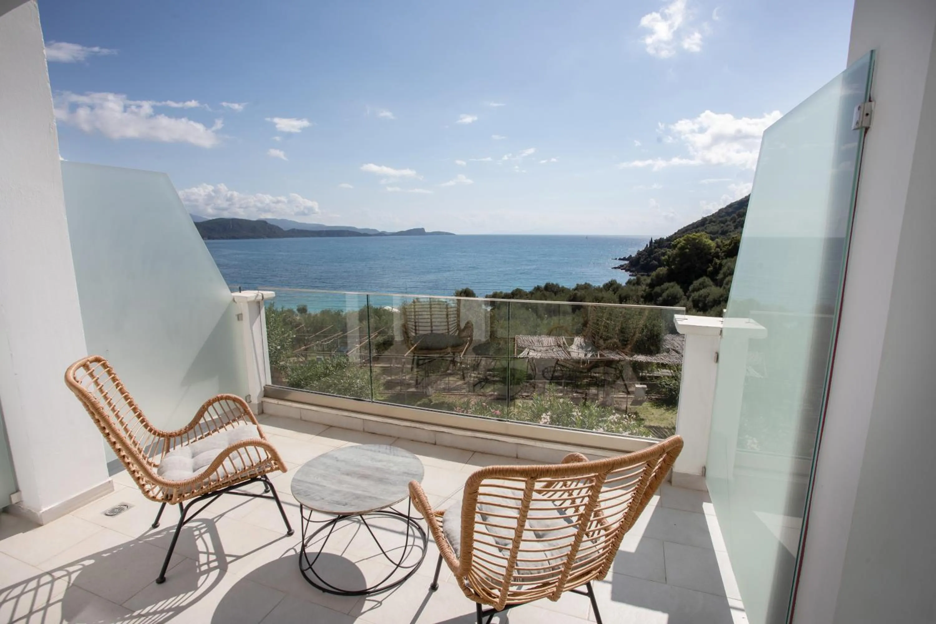 Enjoy Lichnos Bay Village, Camping, Hotel and Apartments