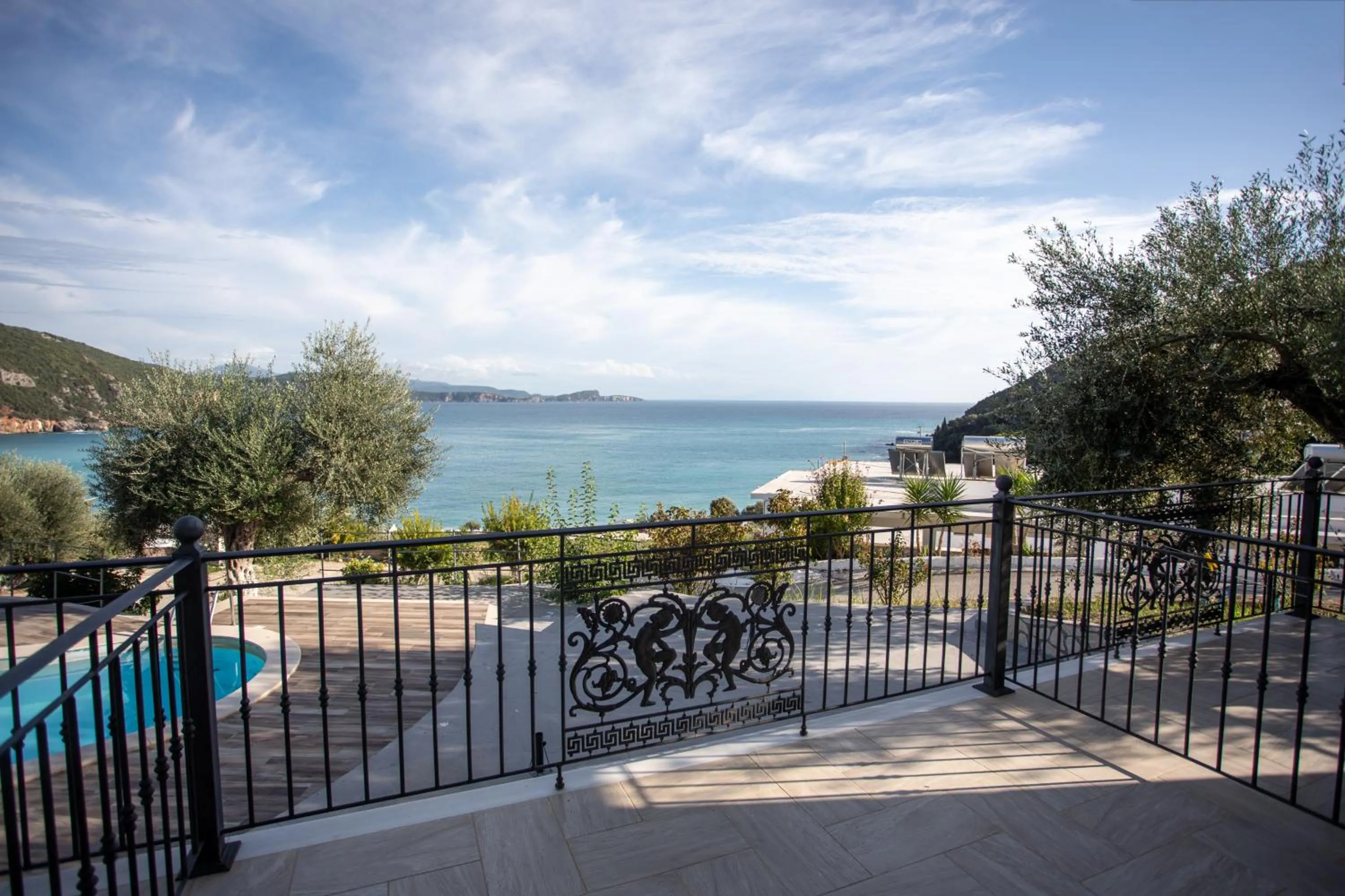 Enjoy Lichnos Bay Village, Camping, Hotel and Apartments