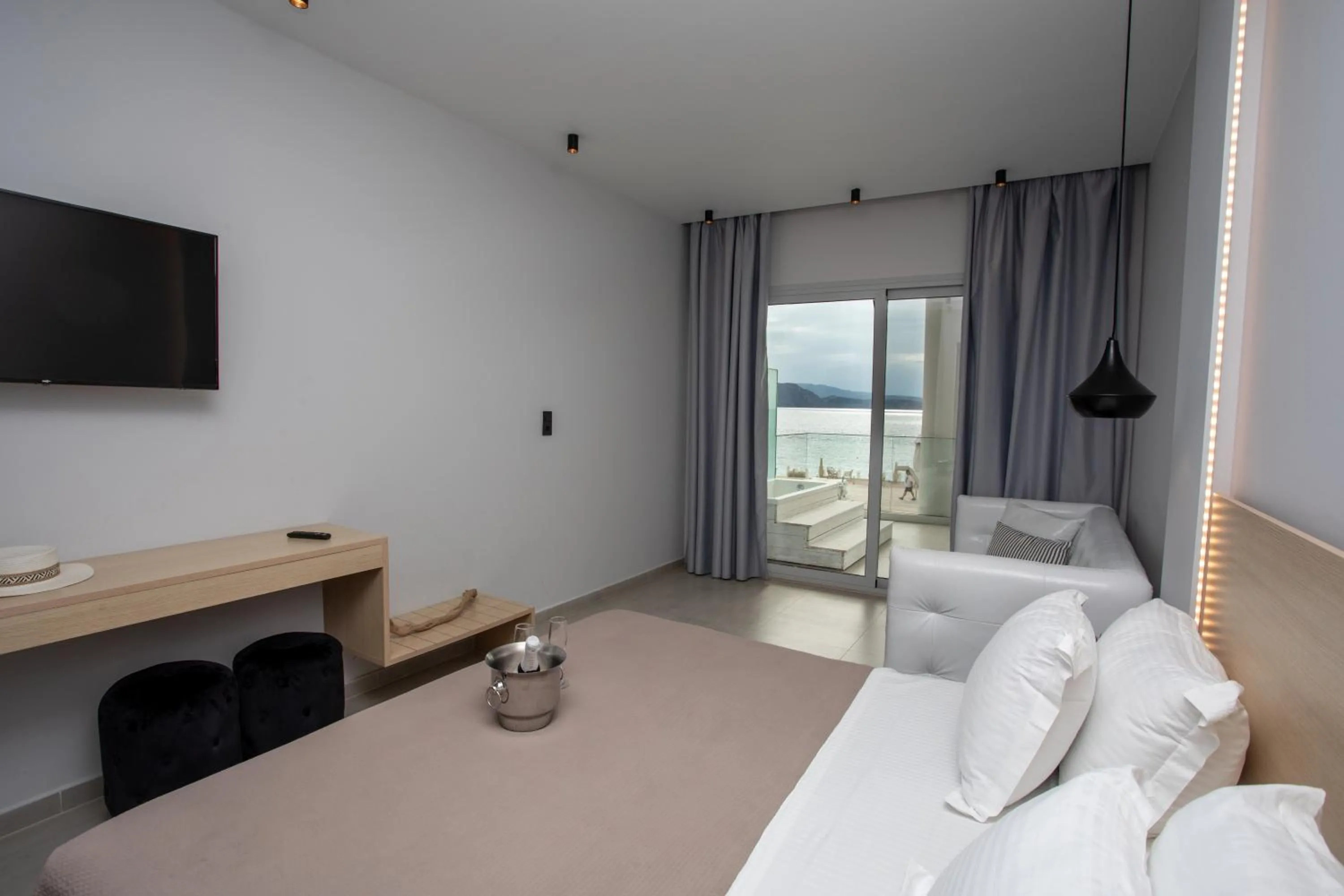 Bed in Enjoy Lichnos Bay Village, Camping, Hotel and Apartments