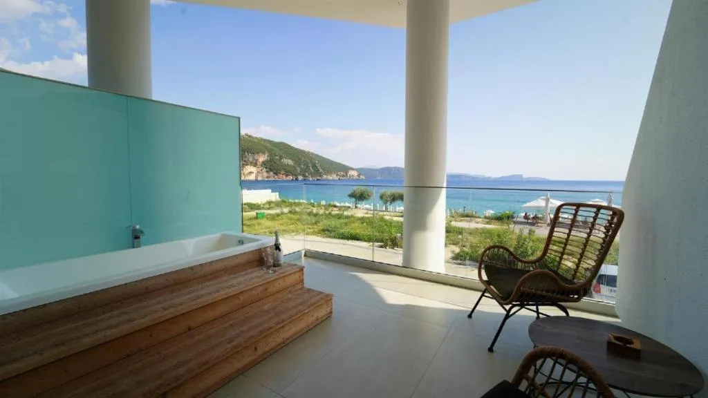 Enjoy Lichnos Bay Village, Camping, Hotel and Apartments