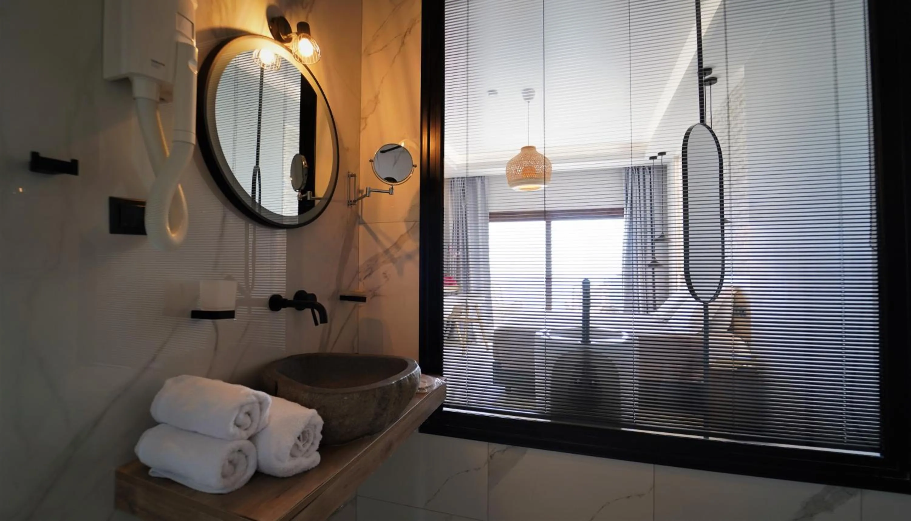 Enjoy Lichnos Bay Village, Camping, Hotel and Apartments