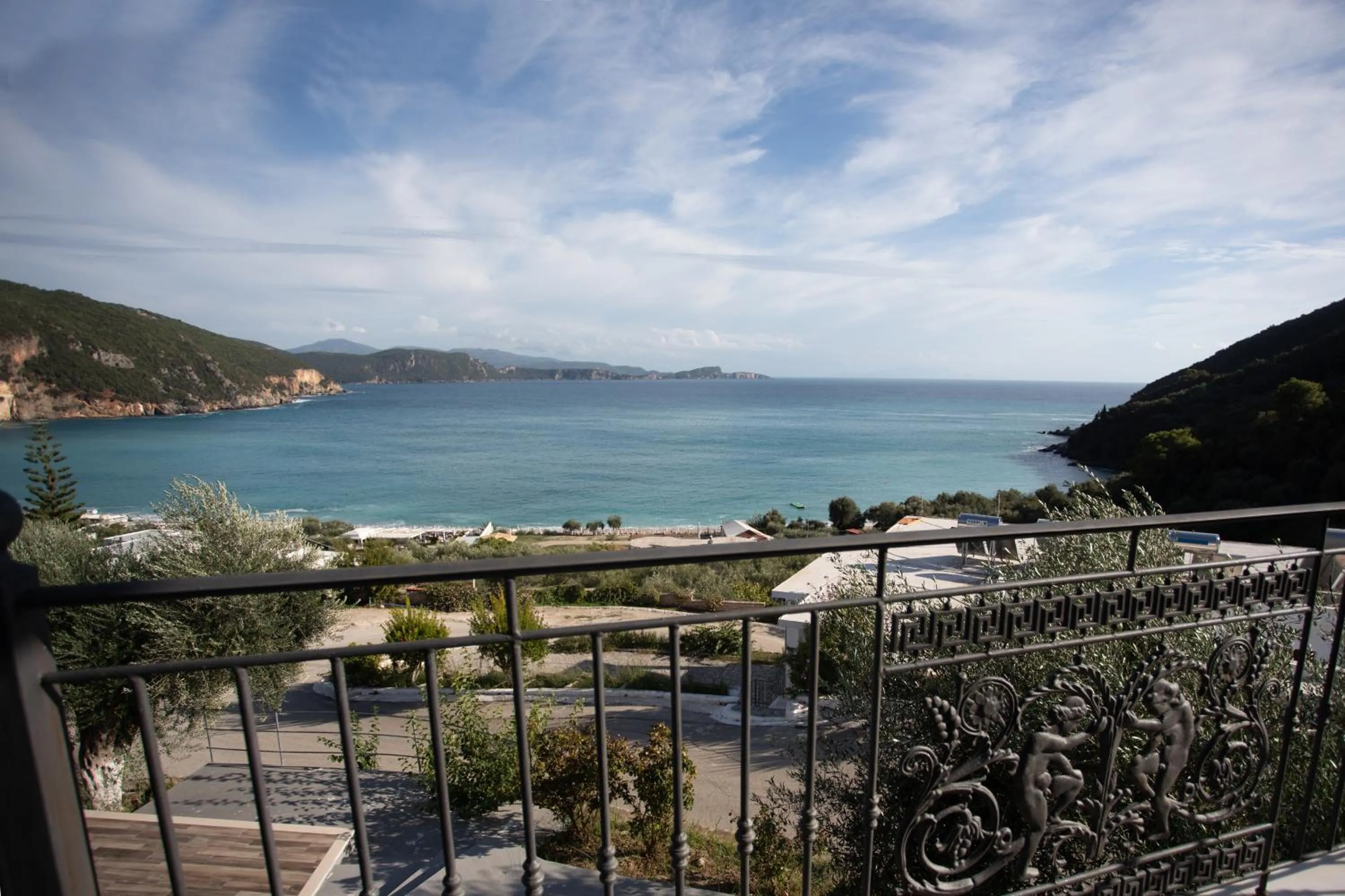 Enjoy Lichnos Bay Village, Camping, Hotel and Apartments