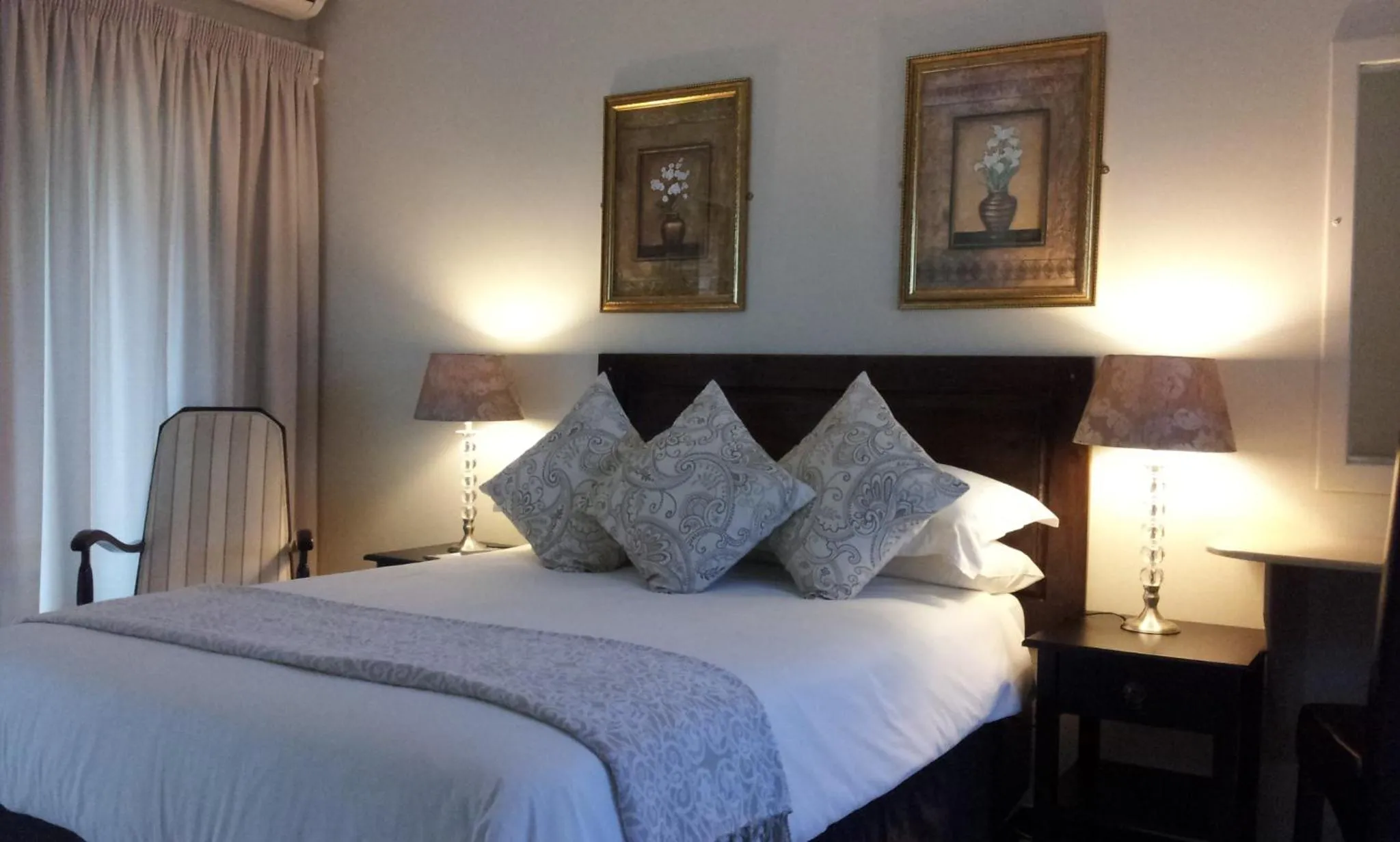 Bedroom, Bed in Farmhouse Lodge