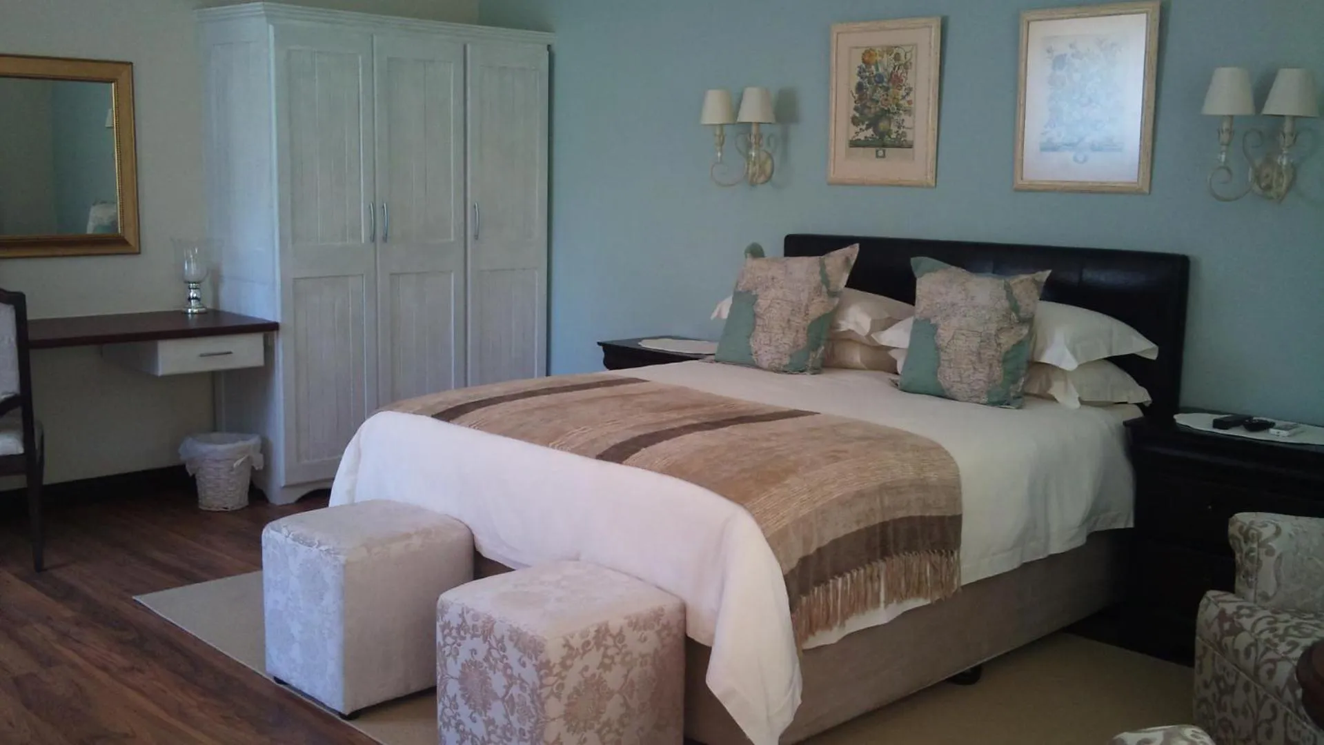 Bedroom, Bed in Farmhouse Lodge