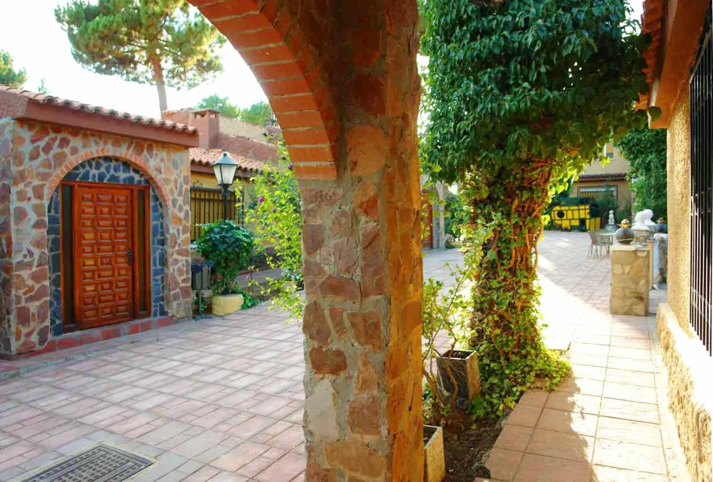 Facade/entrance in Hotel Rural Don Quijote