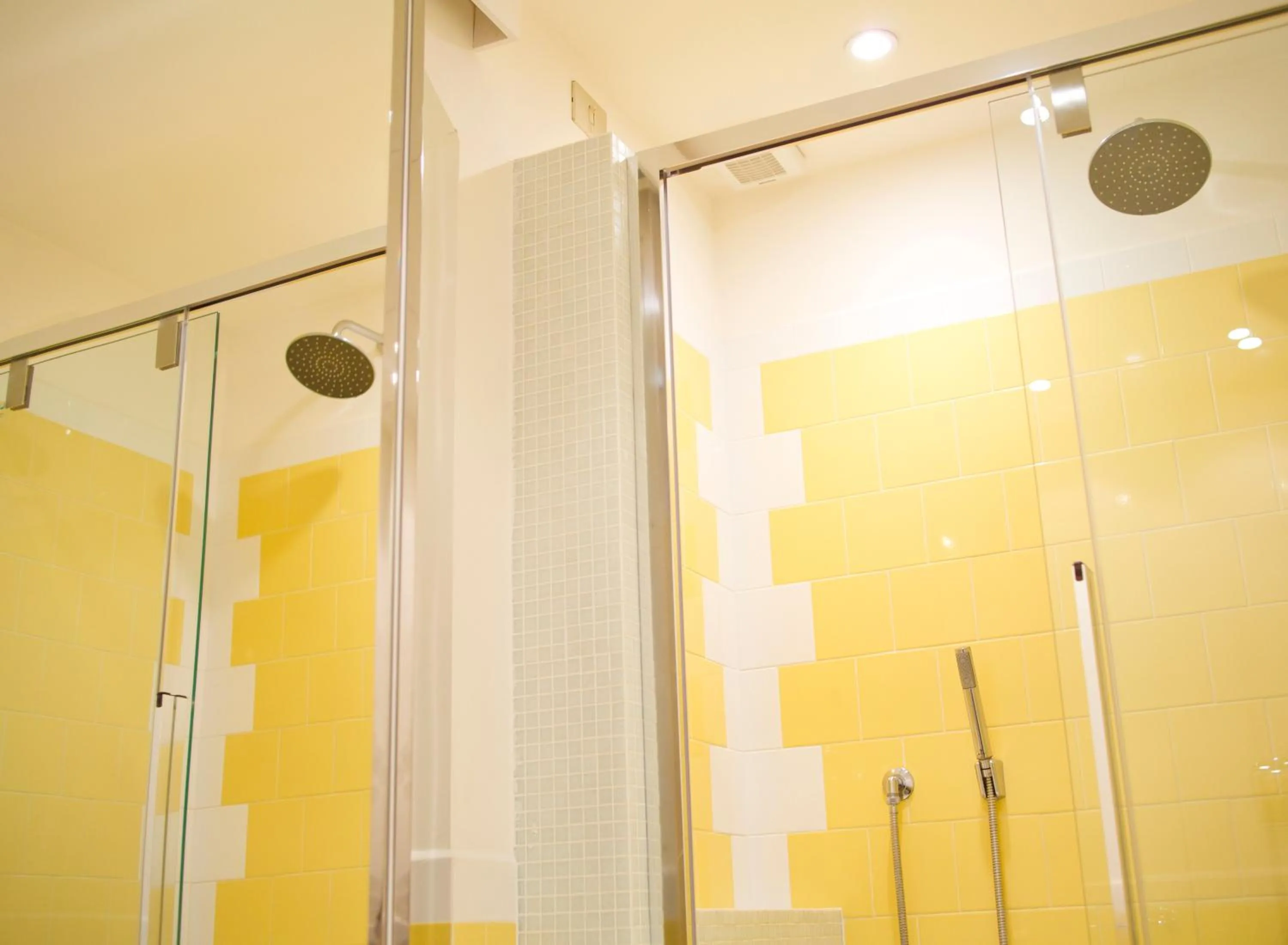 Shower in Piazza Di Spagna Prestige