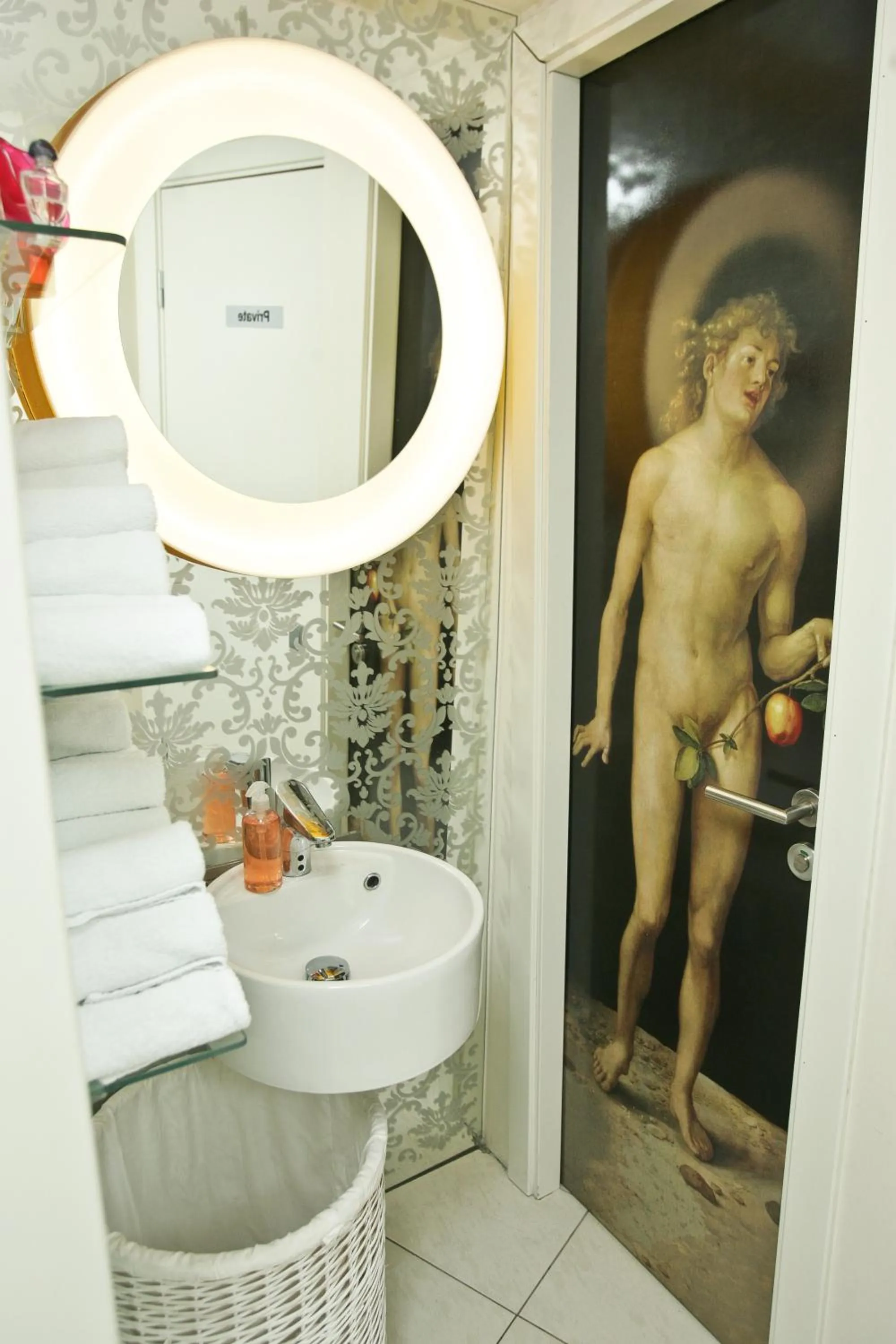 Restaurant/places to eat in Boutique Hotel Mama