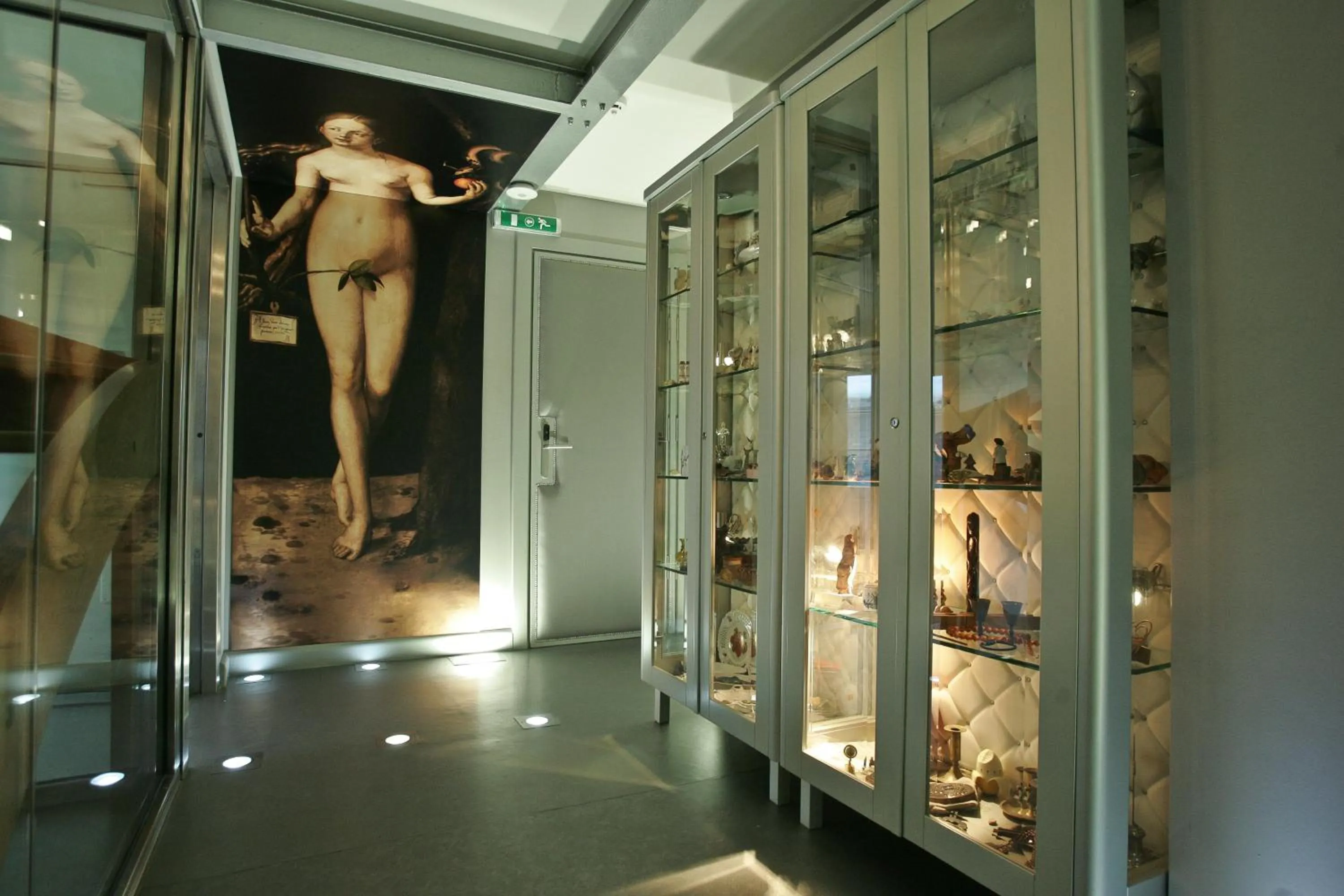 Communal lounge/ TV room in Boutique Hotel Mama