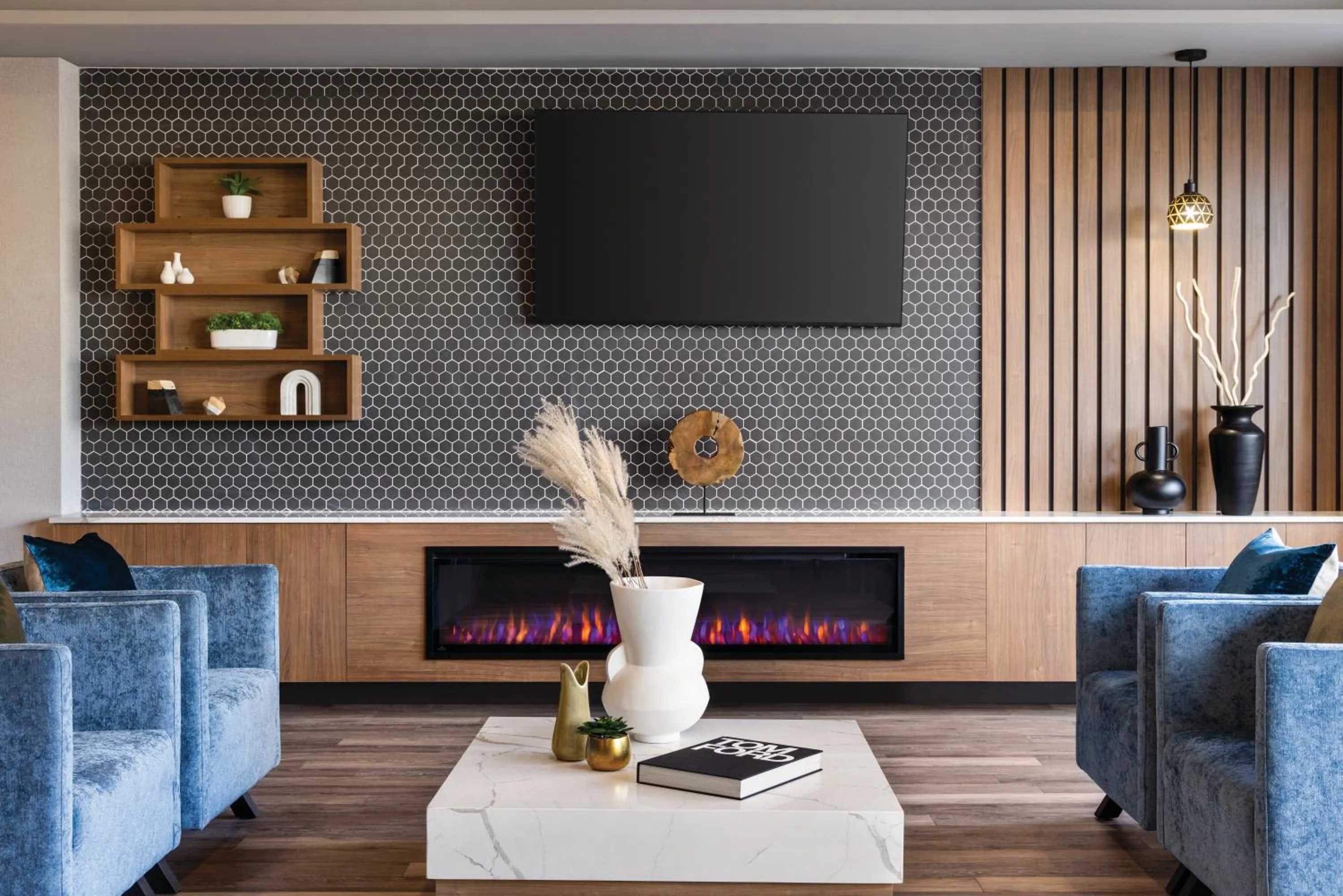 TV and multimedia in Crowne Plaza Saint John Harbour View by IHG