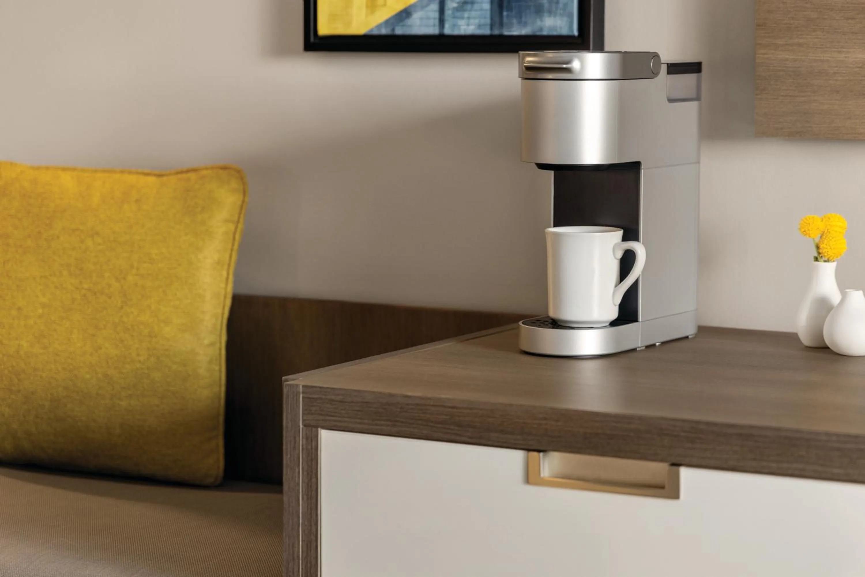 Coffee/tea facilities in Crowne Plaza Saint John Harbour View by IHG