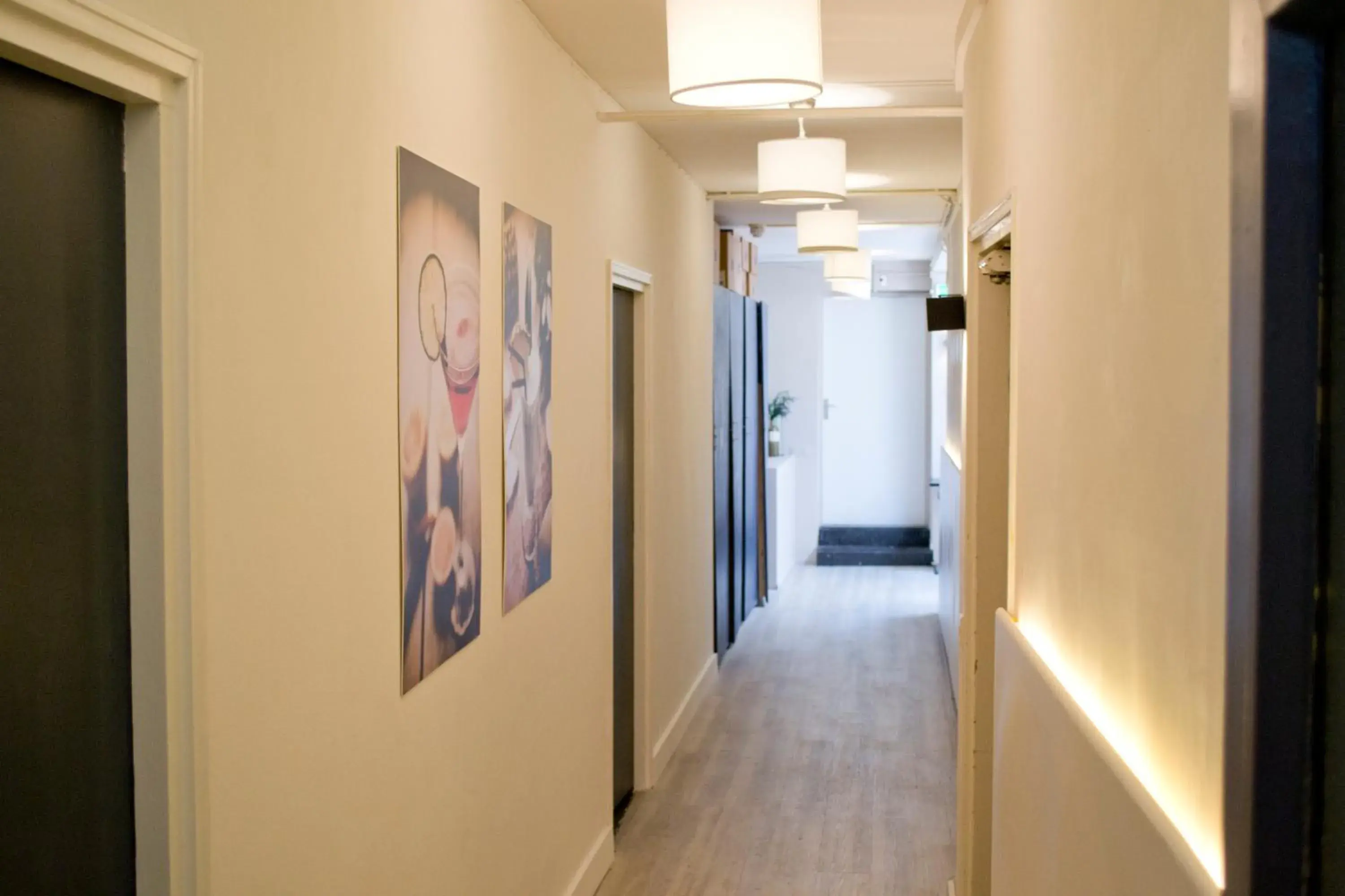 Property building in Hotel Beez Property building in Hotel Beez