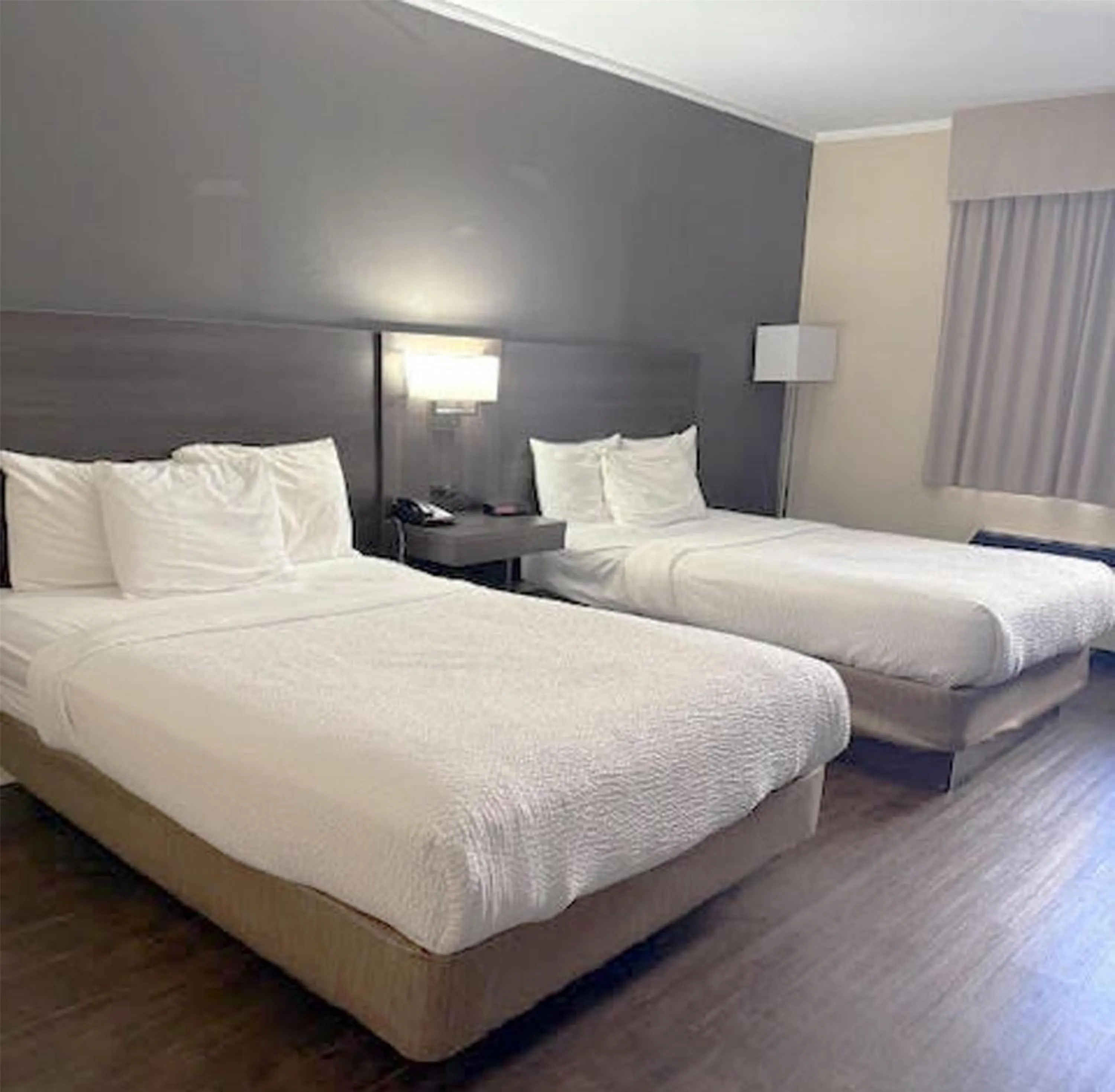 Bedroom, Bed in SureStay by Best Western Brockville