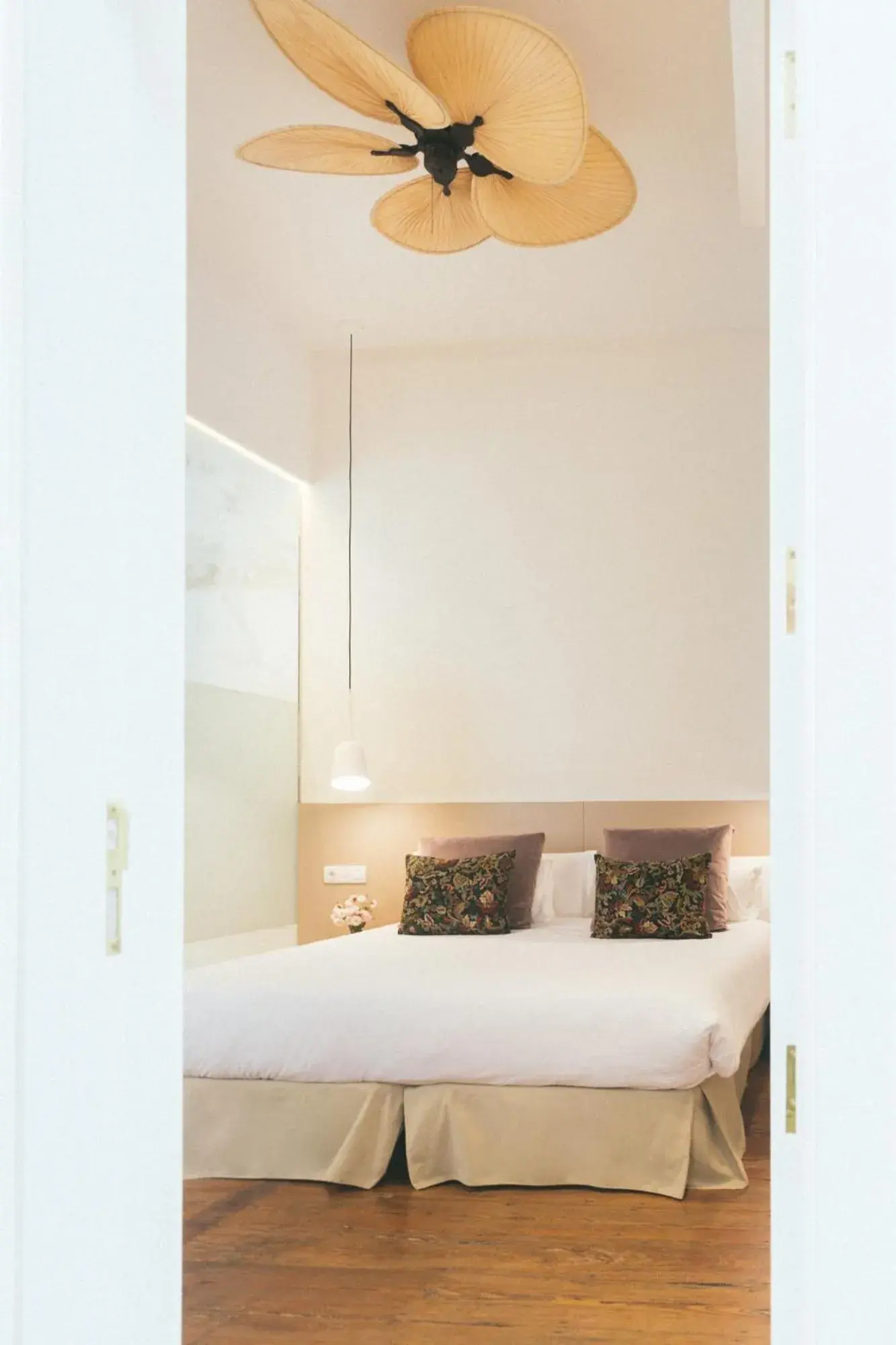 Bed in VEINTIUNO Emblematic Hotels - Adults Only Bed in VEINTIUNO Emblematic Hotels - Adults Only