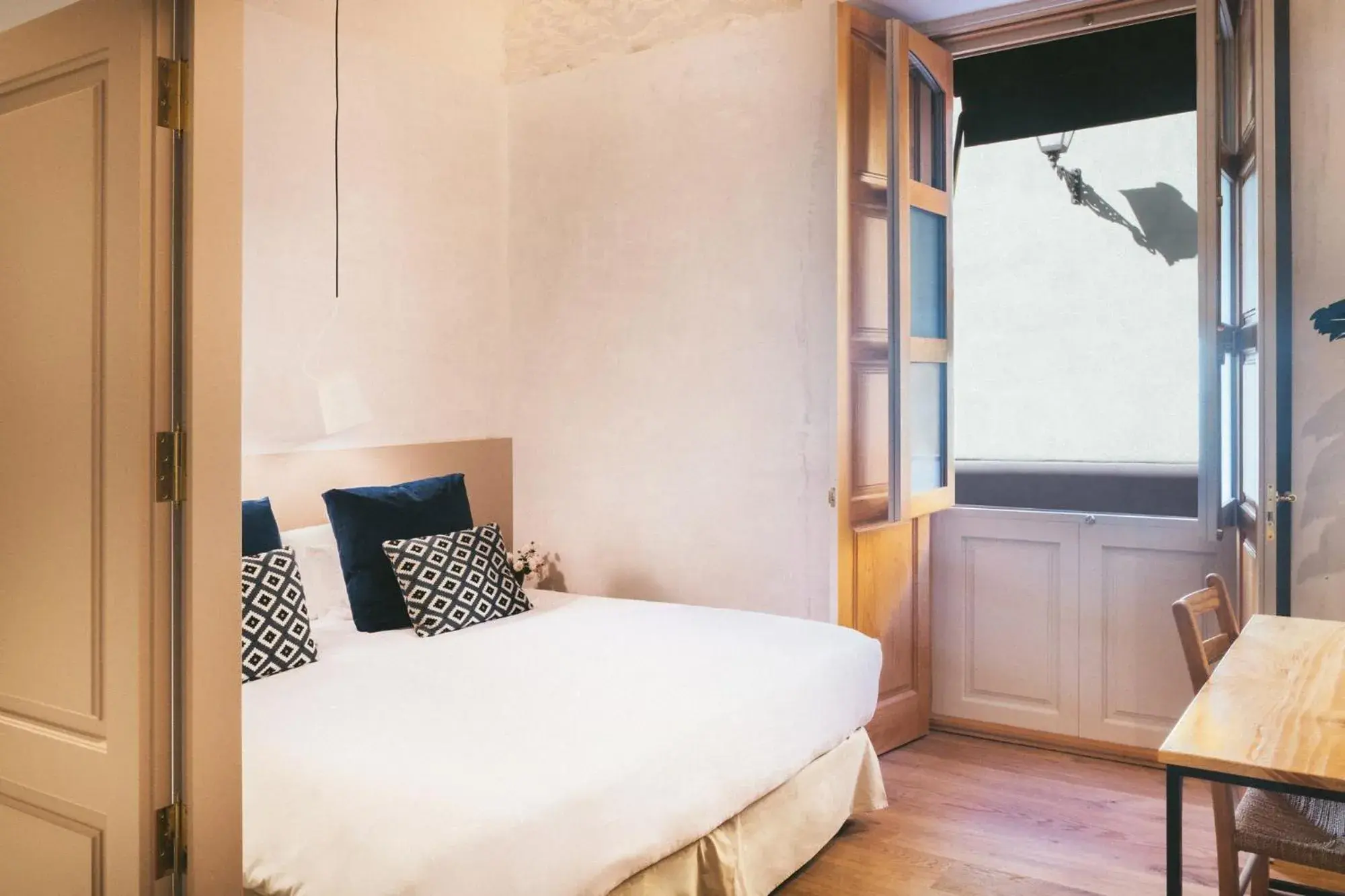 Bed in VEINTIUNO Emblematic Hotels - Adults Only Bed in VEINTIUNO Emblematic Hotels - Adults Only