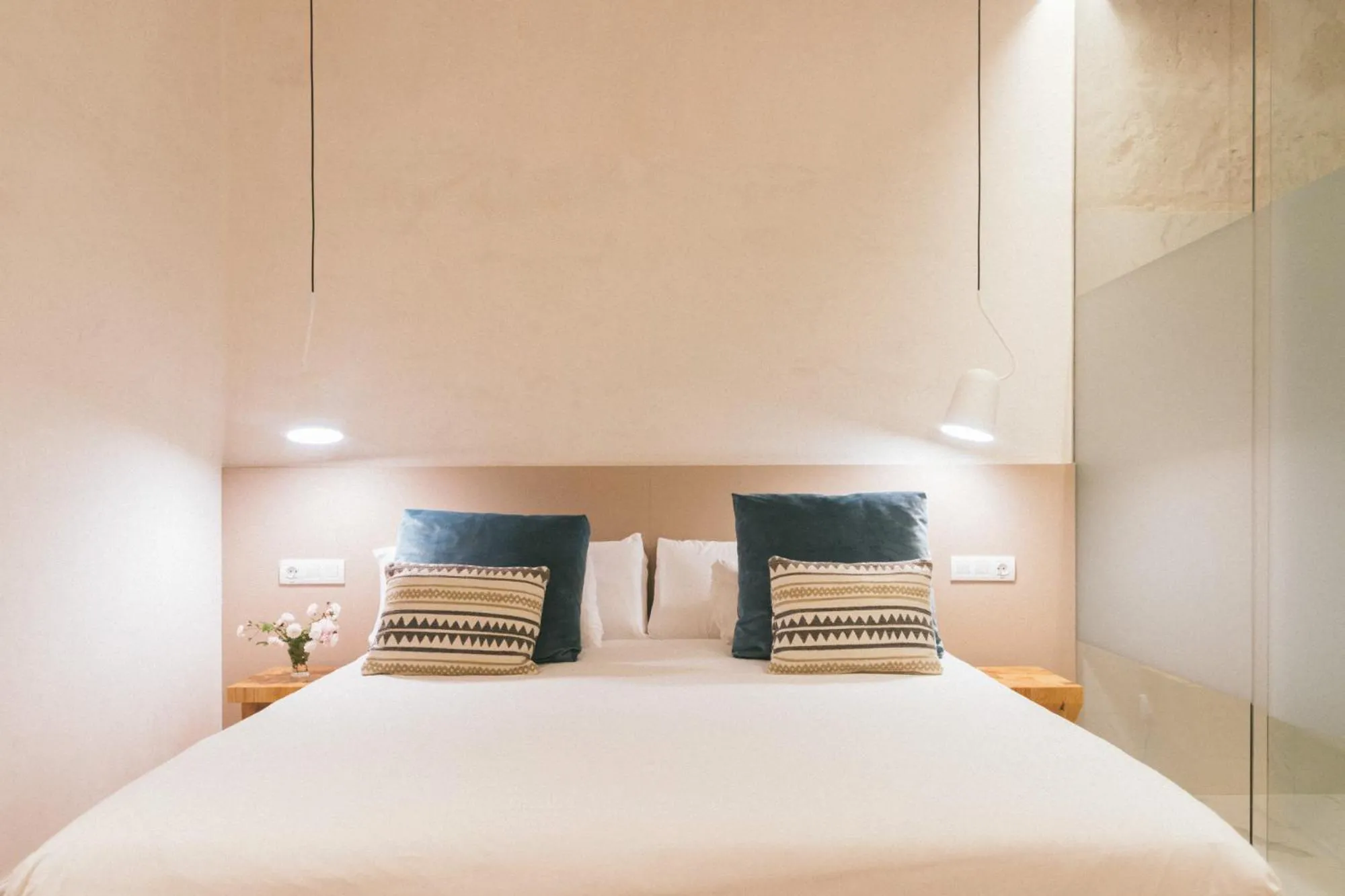 Bed in VEINTIUNO Emblematic Hotels - Adults Only