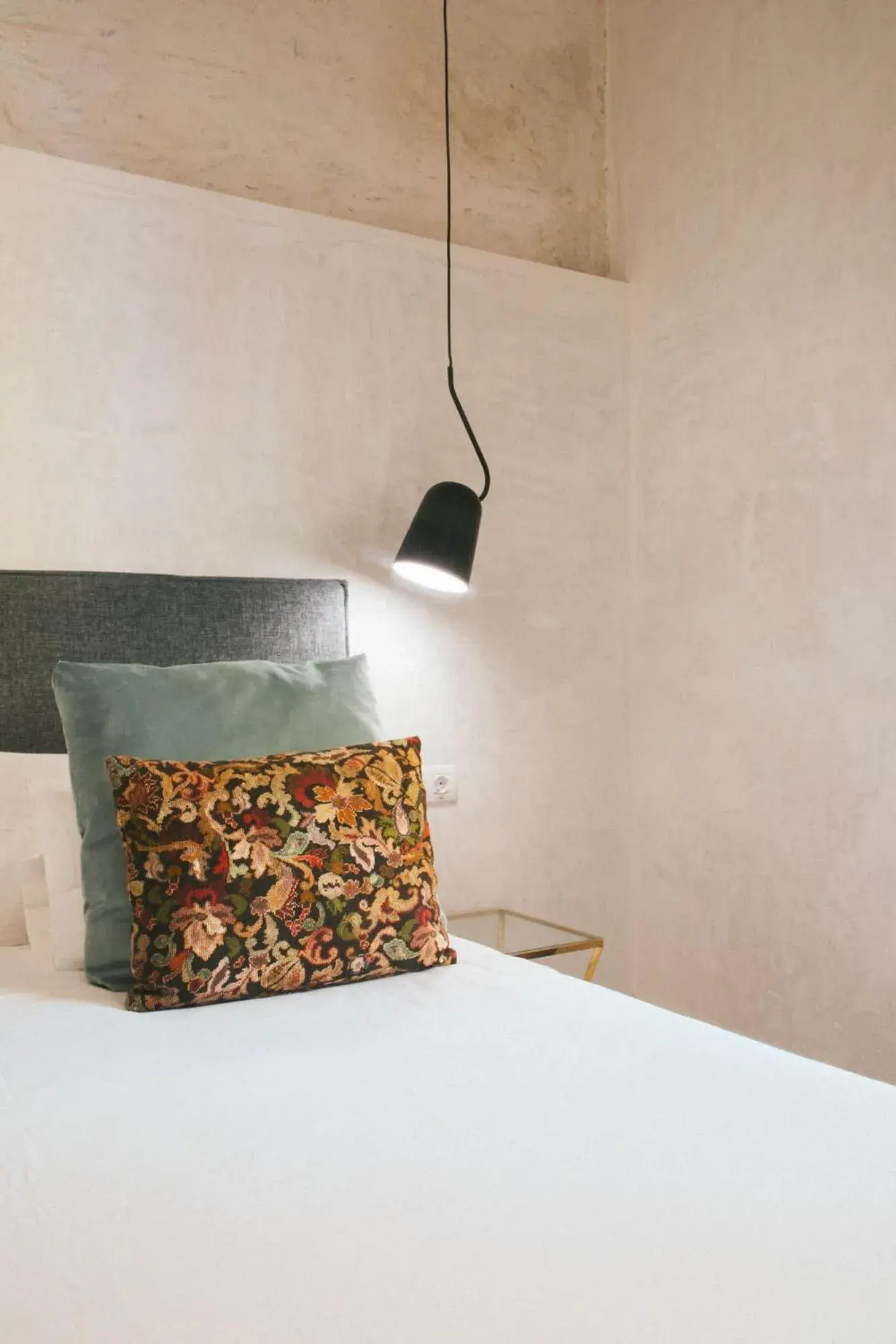 Bed in VEINTIUNO Emblematic Hotels - Adults Only Bed in VEINTIUNO Emblematic Hotels - Adults Only