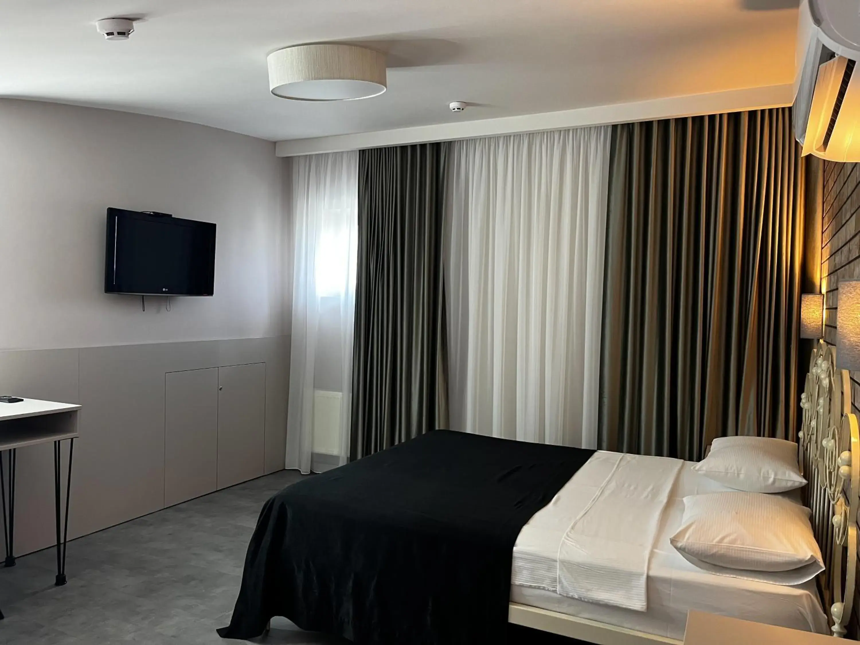 Bed in Komilfo Hotel Bed in Komilfo Hotel