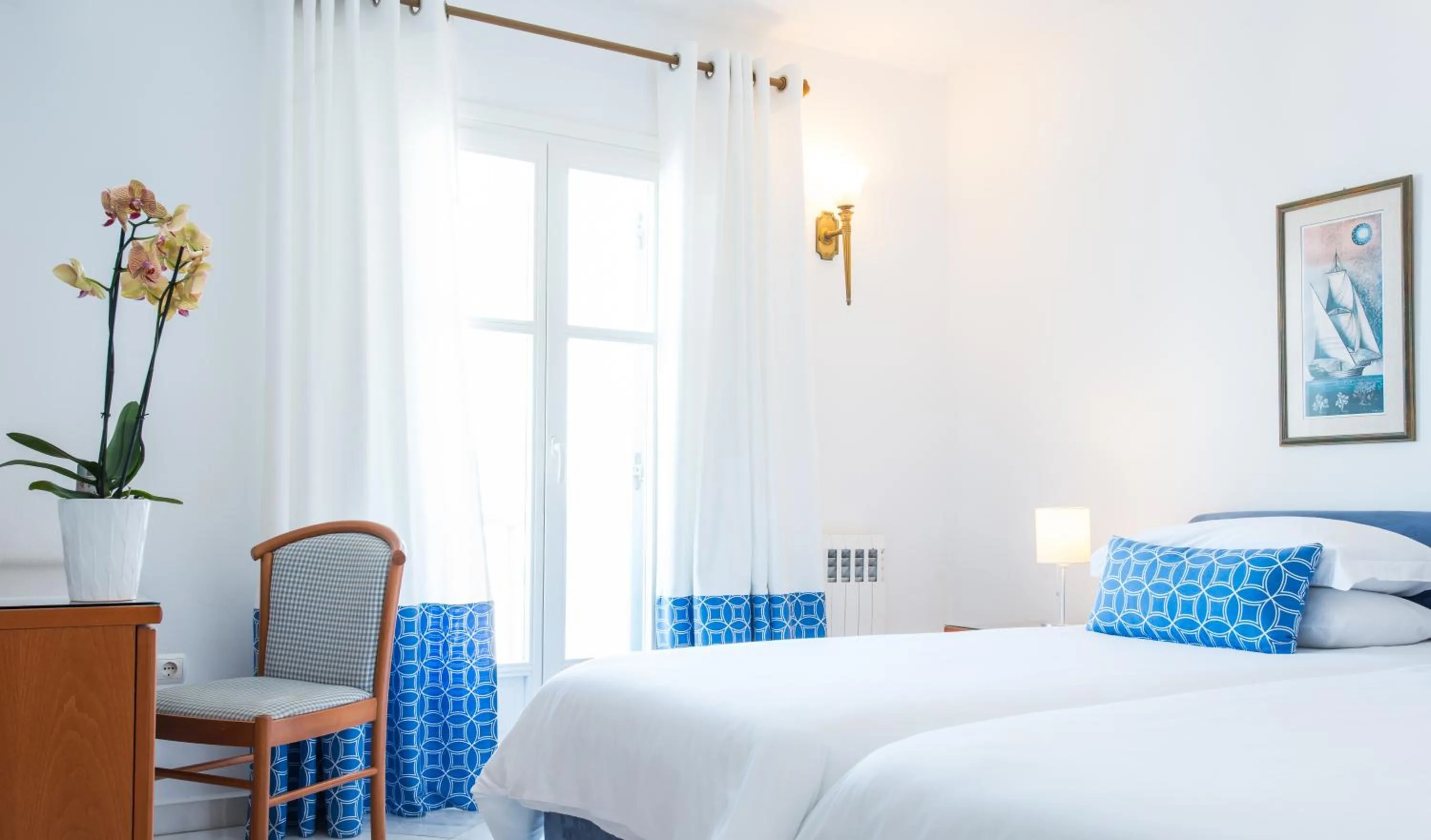 Bedroom, Bed in Hotel Adonis