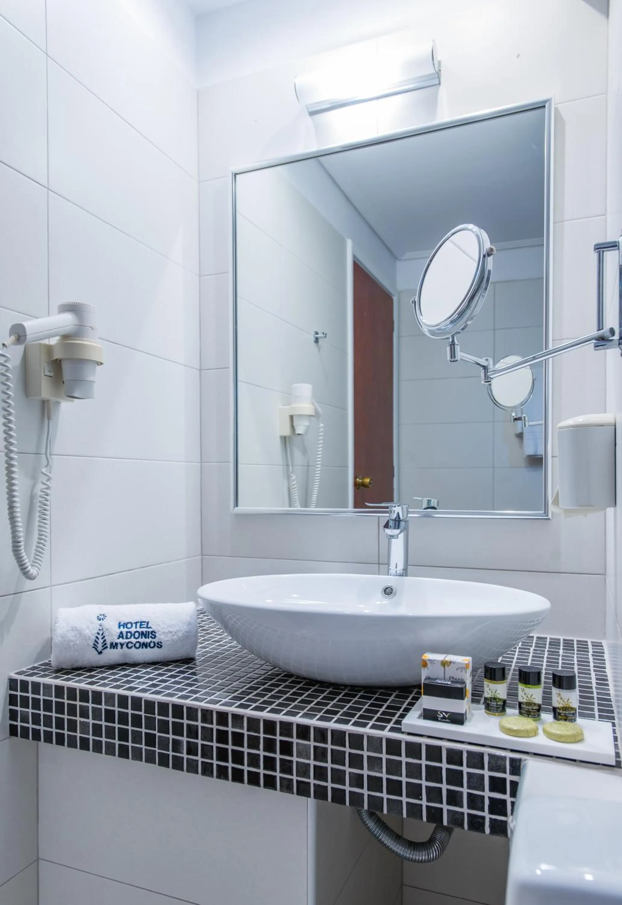 Bathroom in Hotel Adonis