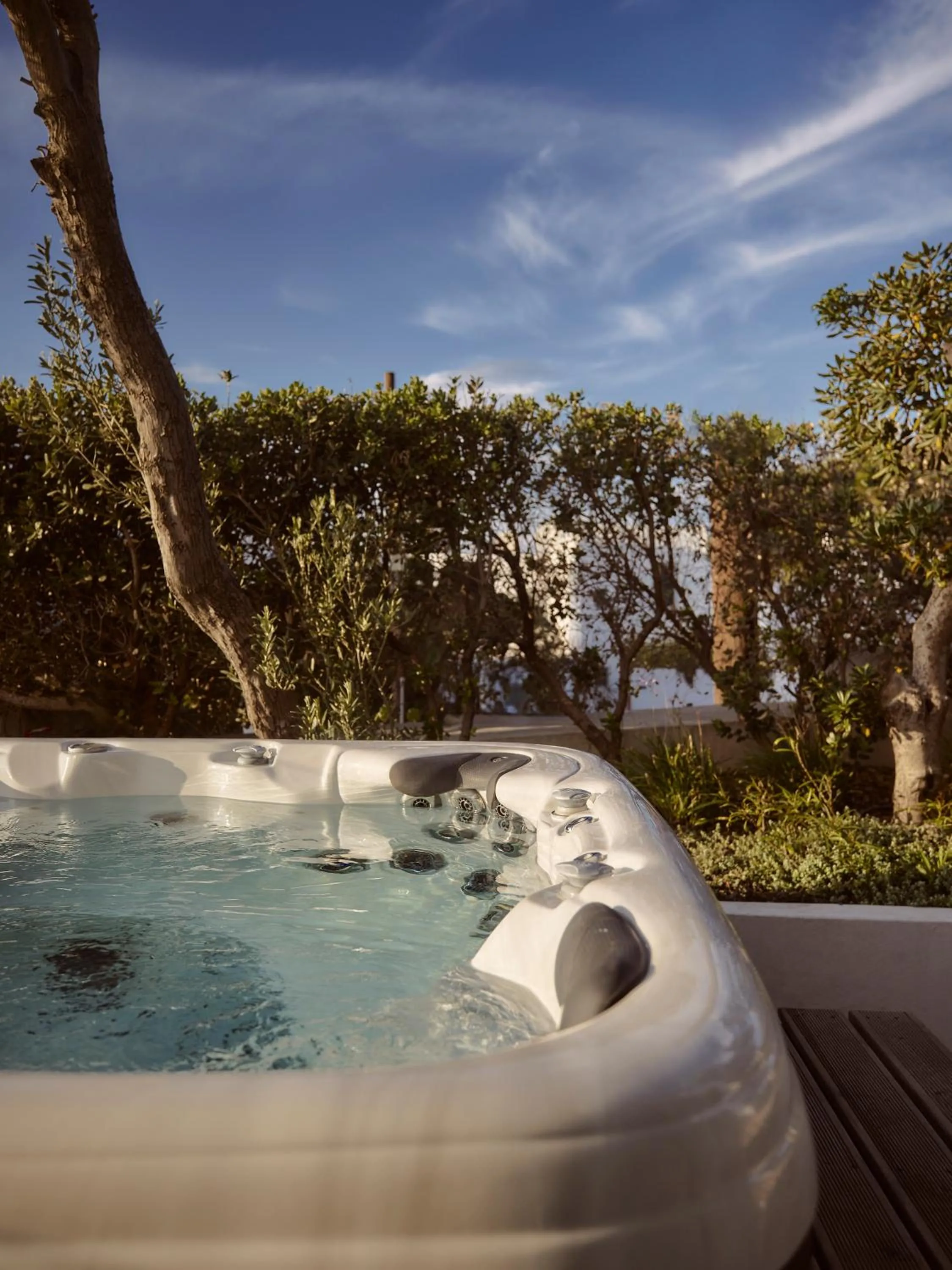 Hot Tub in Hotel Adonis