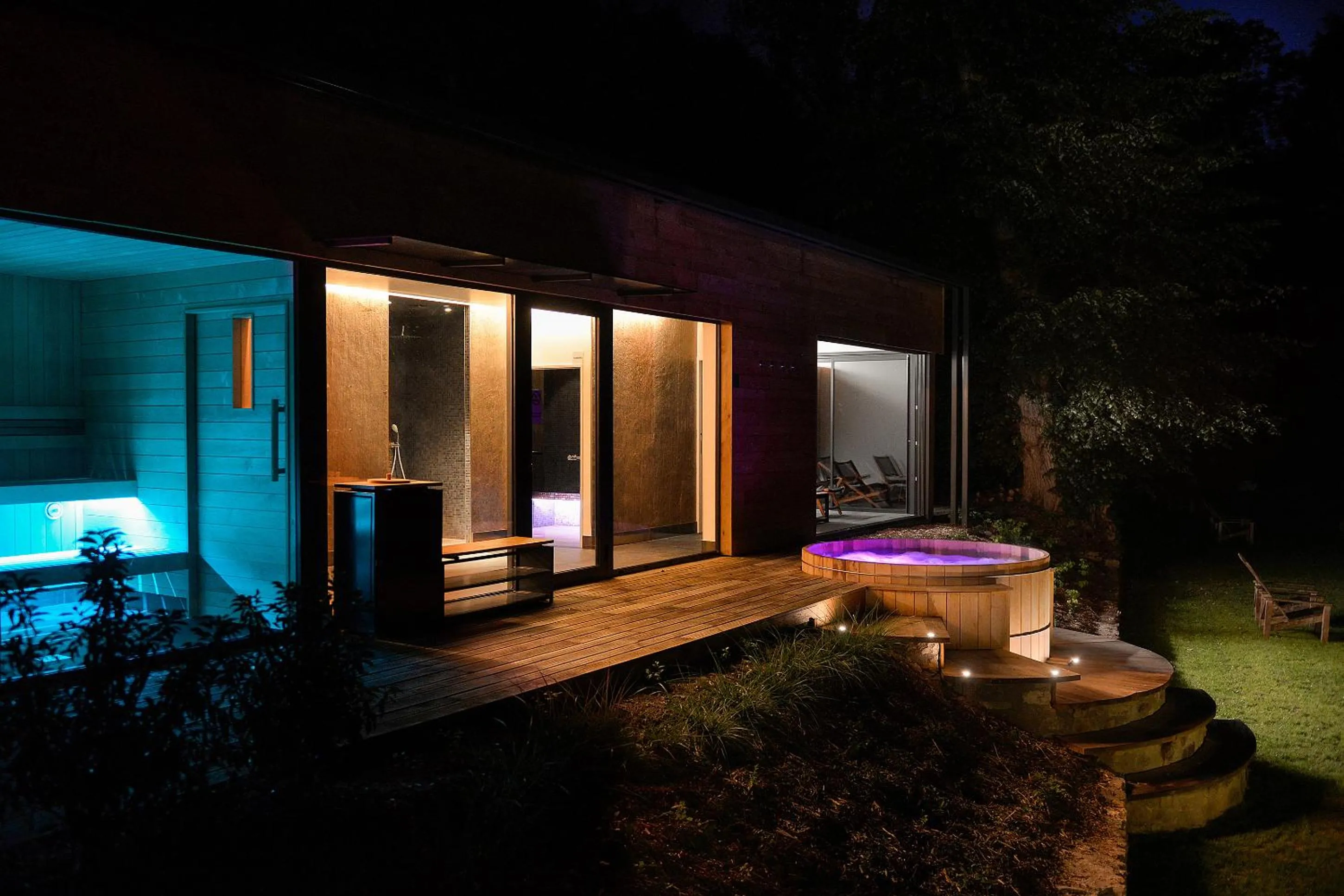 Hot Tub in Demeures et Châteaux Moulin des Templiers Hôtel & SPA