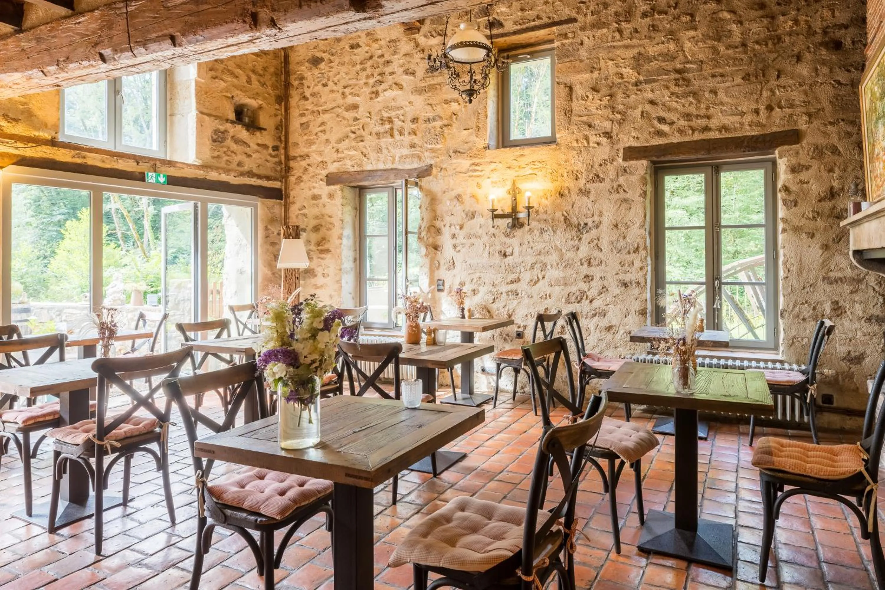 Restaurant/places to eat in Demeures et Châteaux Moulin des Templiers Hôtel & SPA