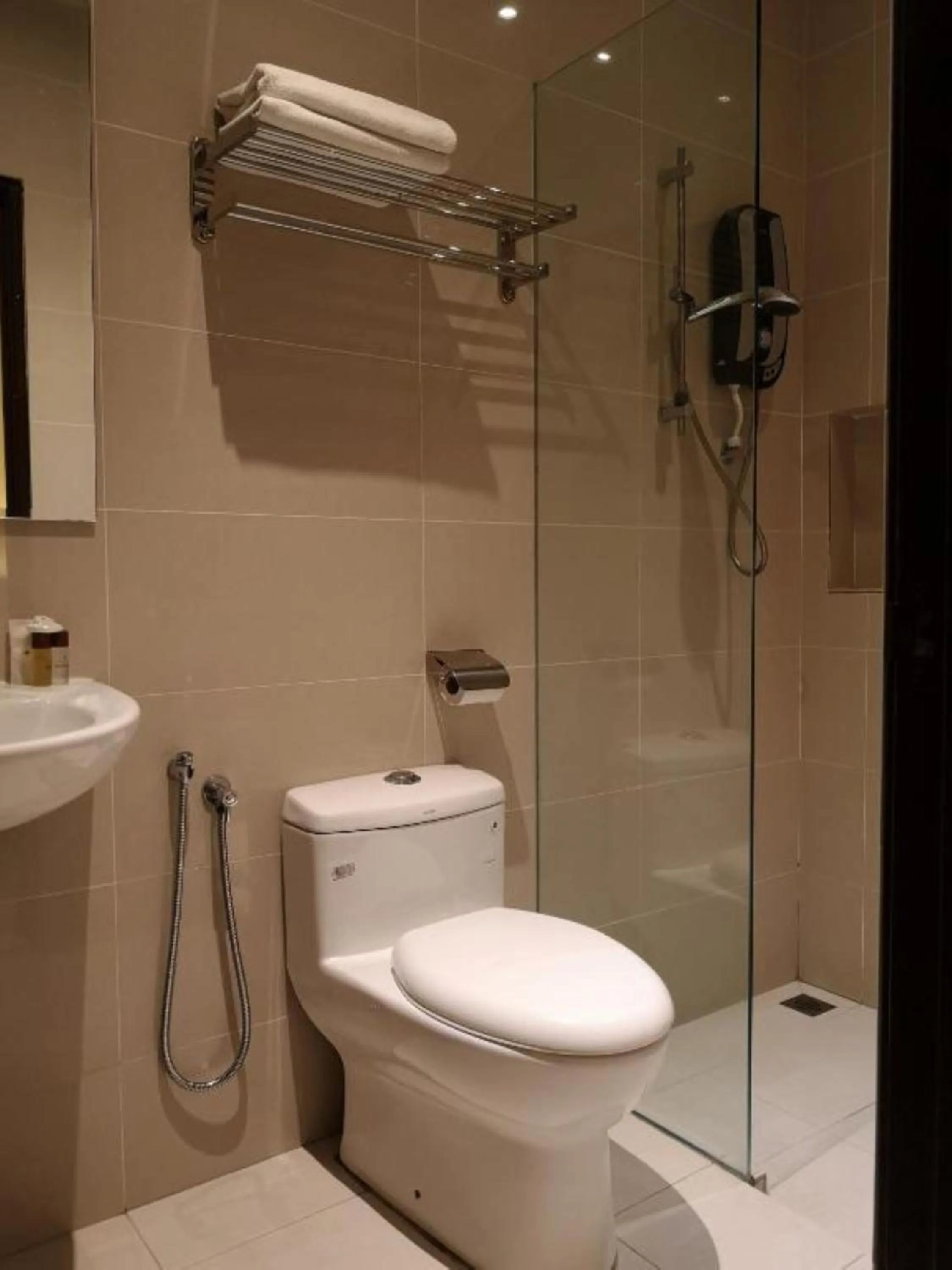 Lilla Waterfall Retreat - Sg Lembing, Kuantan Formerly Known as Casa Hill Resort