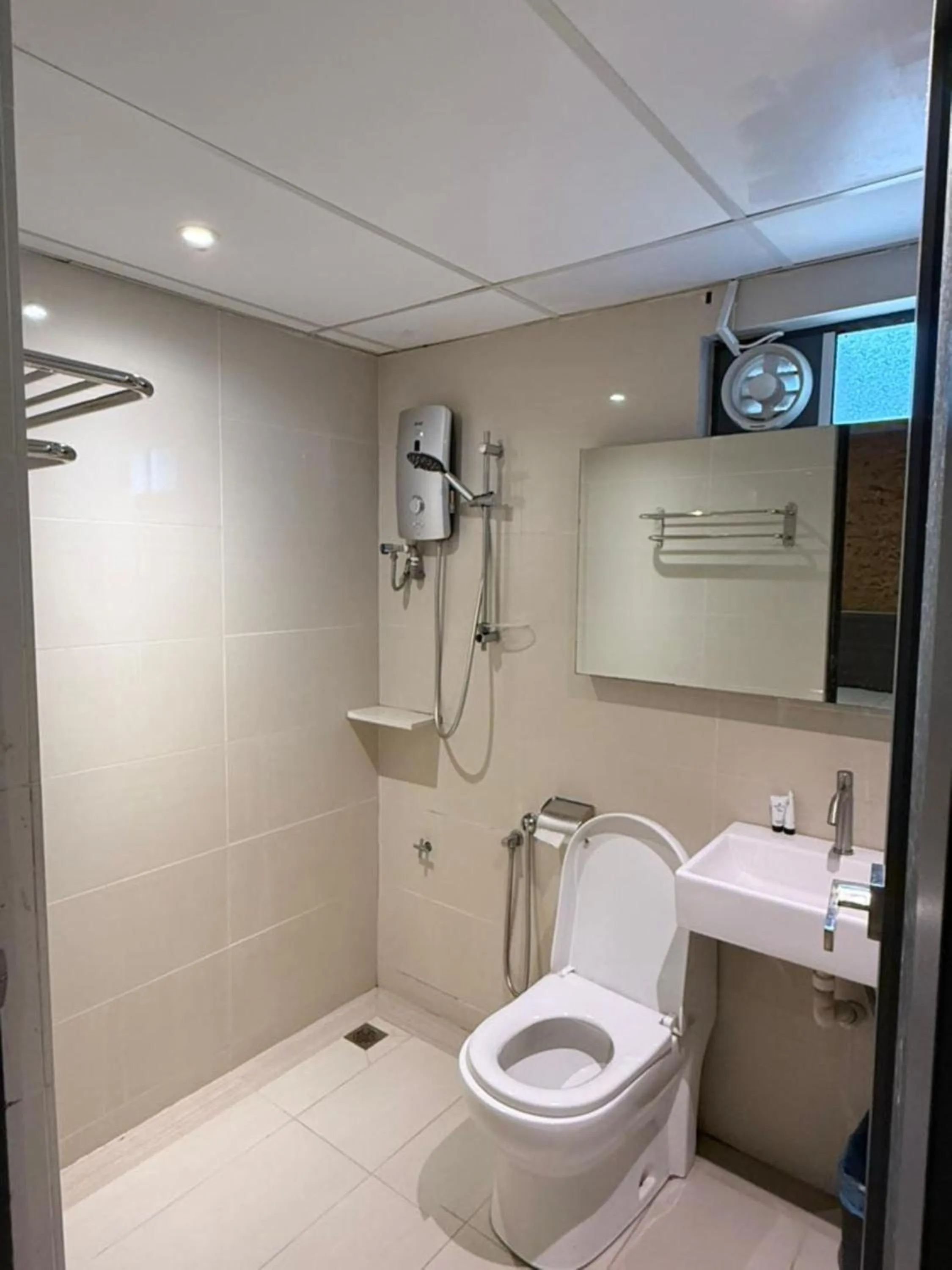 Lilla Waterfall Retreat - Sg Lembing, Kuantan Formerly Known as Casa Hill Resort