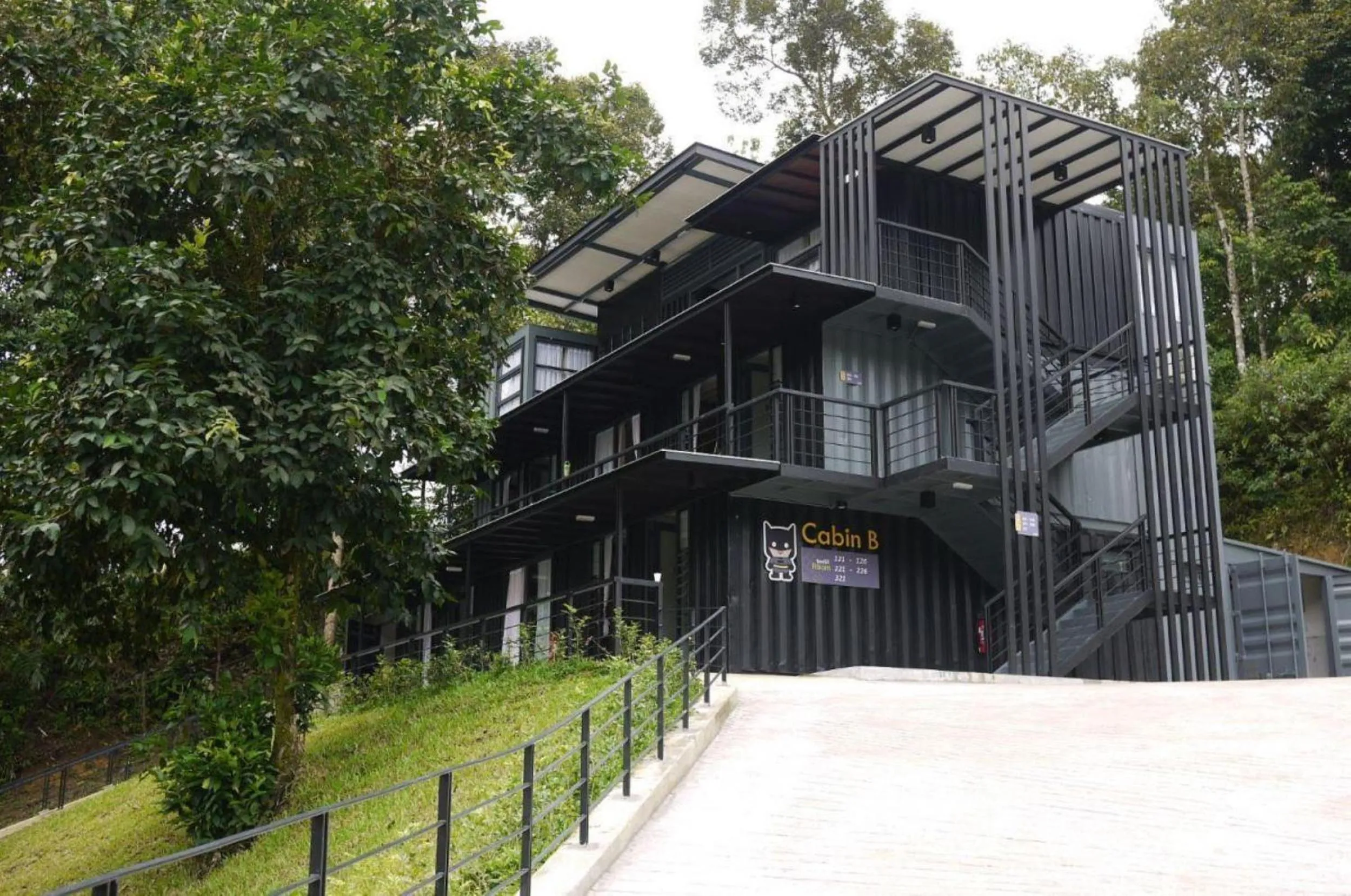 Lilla Waterfall Retreat - Sg Lembing, Kuantan Formerly Known as Casa Hill Resort